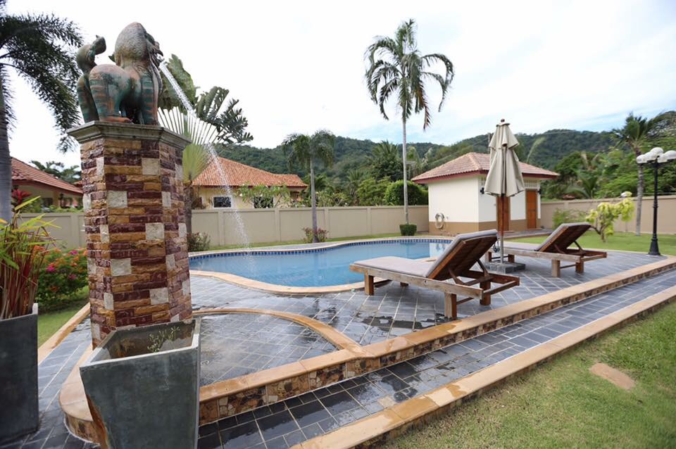 For Rent : Rawai, Private Pool Villa 4 bedrooms Garden view