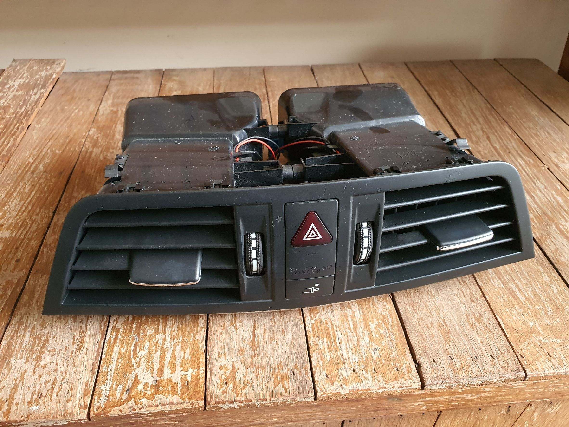 ช่องแอร์กลางBENZ W207