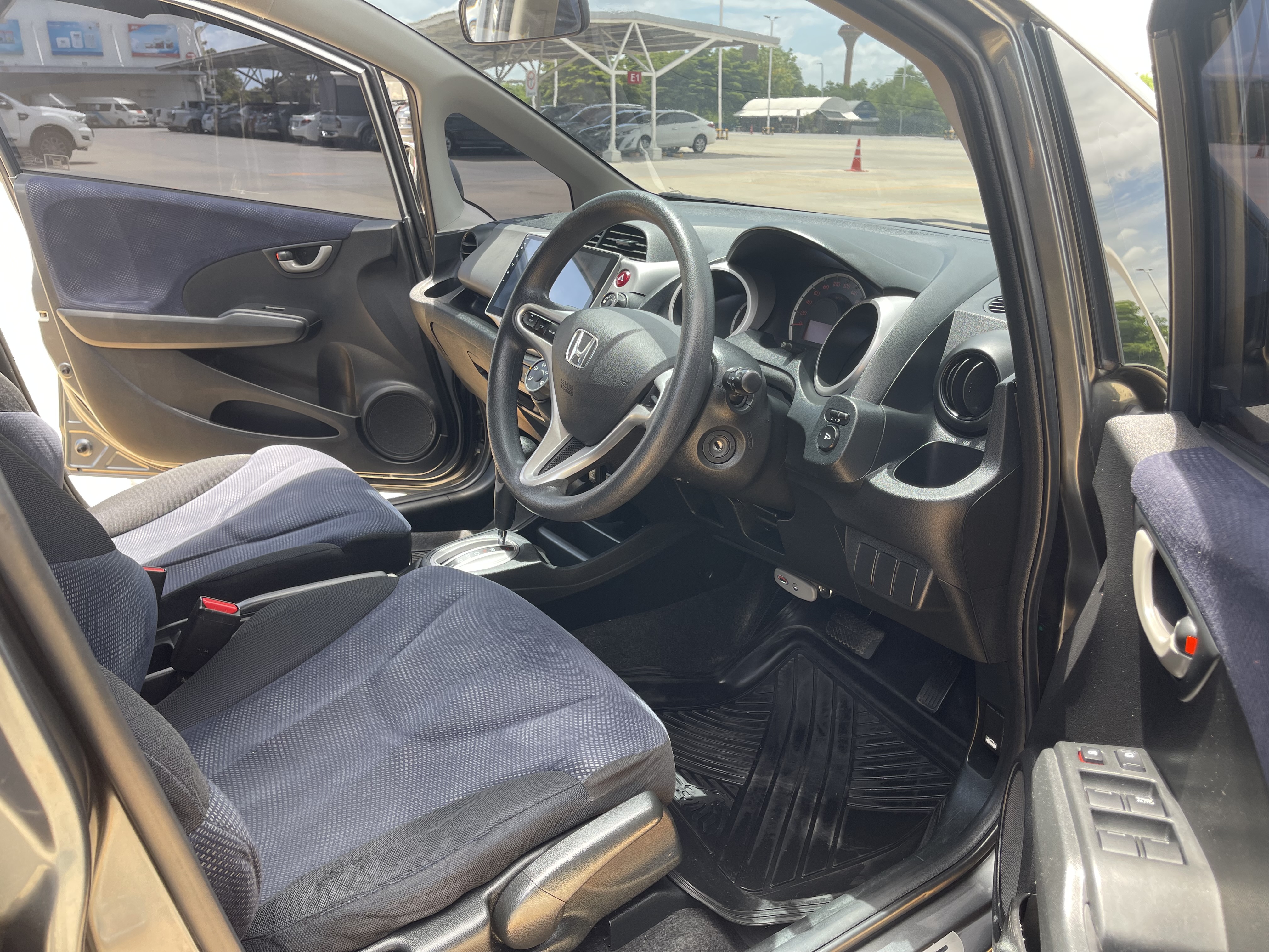 Honda Jazz 1.5 V At 2013 เทา