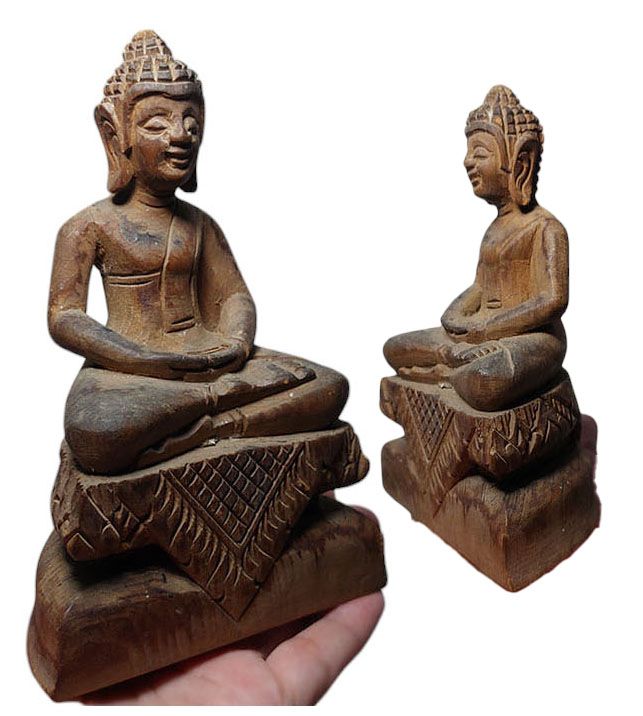 💥SALE!พิเศษ💥พระไม้แกะเก่า ปางสมาธิ ฐานผ้าทิพย์ สูง14cm