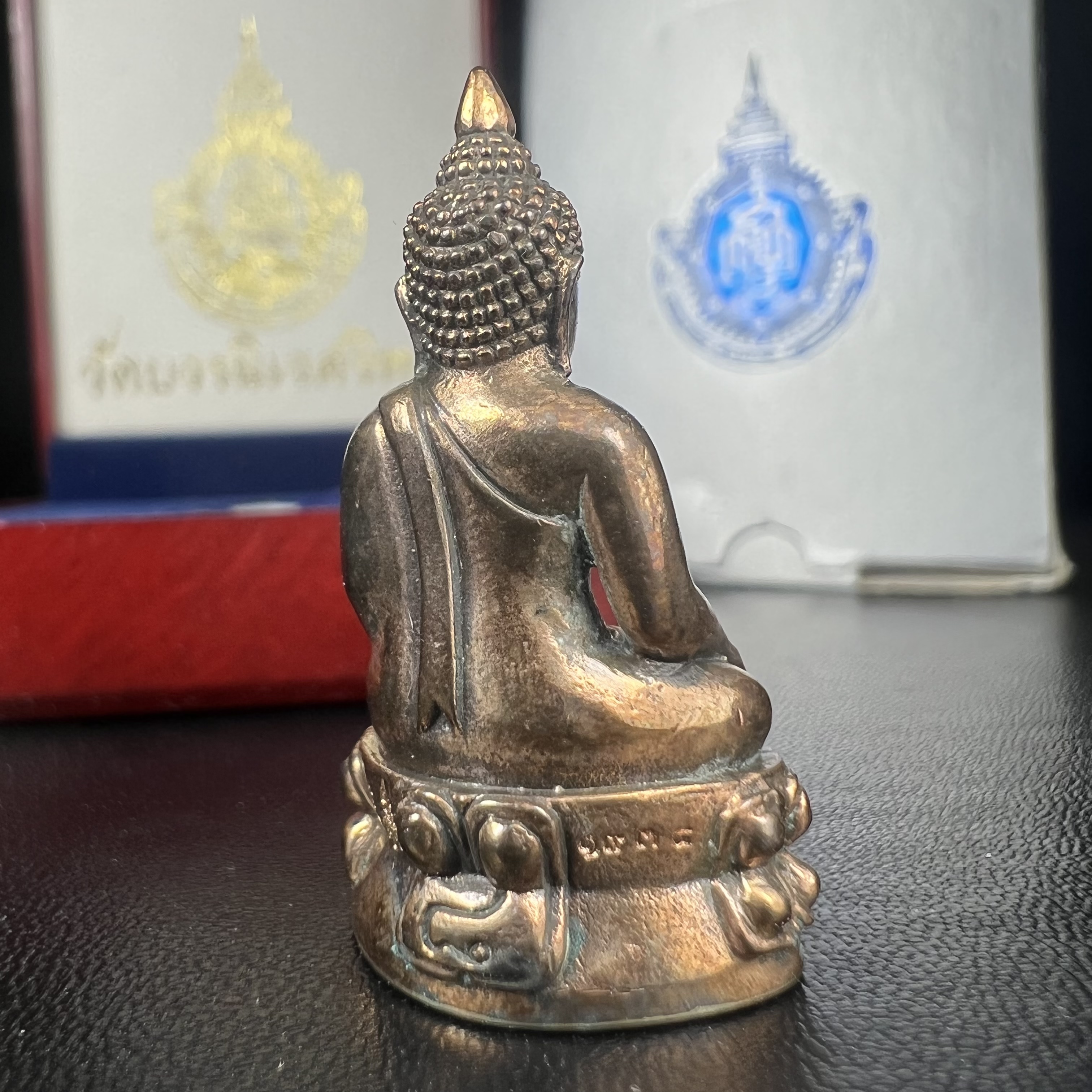 พระกริ่ง 8 รอบ ญสส. 96 พรรษา สมเด็จพระญาณสังวร สมเด็จพระสังฆราช สกลมหาสังฆปรินายก วัดบวรนิเวศวิหาร ปี 2552 เนื้อนวโลหะเต็มสูตรแก่ทองคำ(1 ใน 2999 องค์)