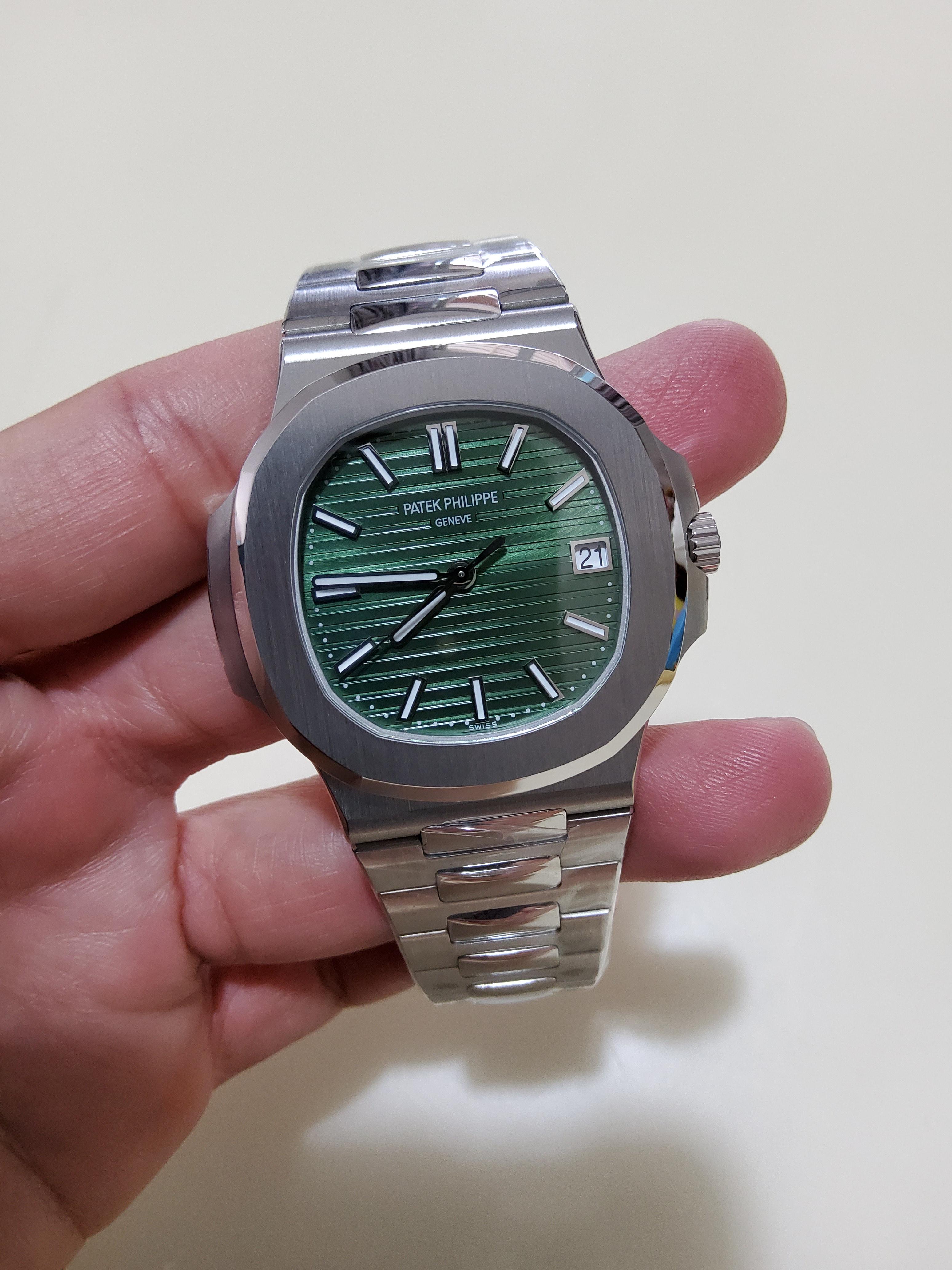 PRE-ORDER PATEK NAUTILUS 5711 OLIVE-GREEN (40MM.) กลไกโคลน BY 3K FACTORY