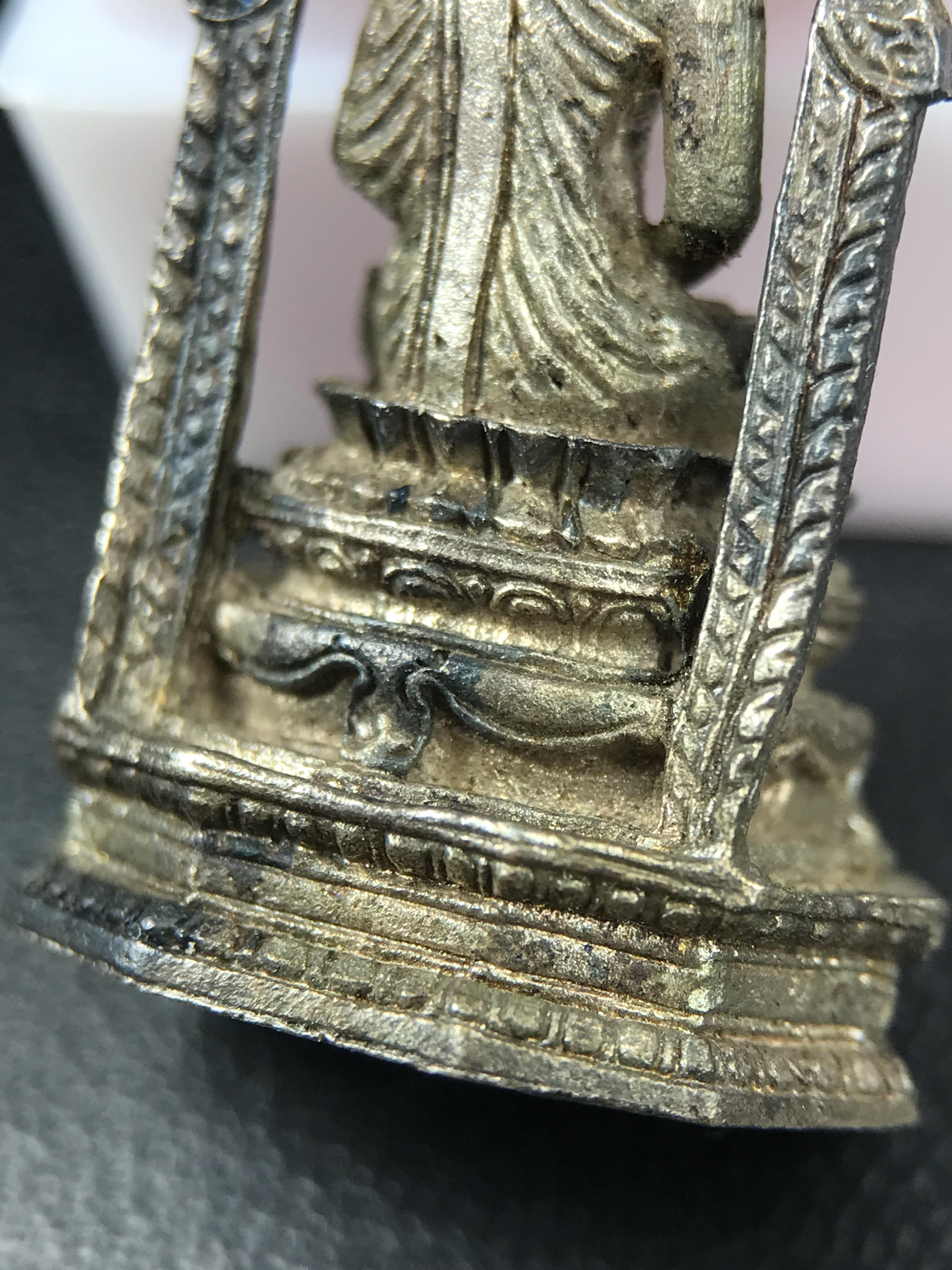 กริ่งพระพุทธนิรันตราย วัดราชประดิษฐสถิตมหาสีมารามราชวรวิหาร สมโภชกรุงรัตนโกสินทร์ 200ปี พ.ศ.2525 เนื้อเงิน (พิธีใหญ่ เกจิคณาจารย์ในยุคล้นหลาม ในหลวง ร.9 เสด็จร่วมพิธี สมเด็จพระสังฆราชประธานพิธีปลุกเสก)หายาก(1ใน 209 องค์)