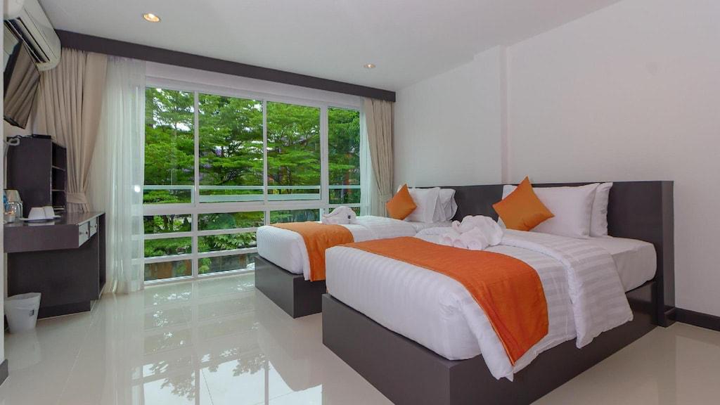 For Sale : Patong, Luxury Patong Resort , 36 Rooms, 5 floors