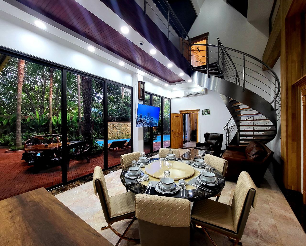 For Rent : Rawai, Naiharn Private Pool Villa, 4 bedrooms 5 Bathrooms