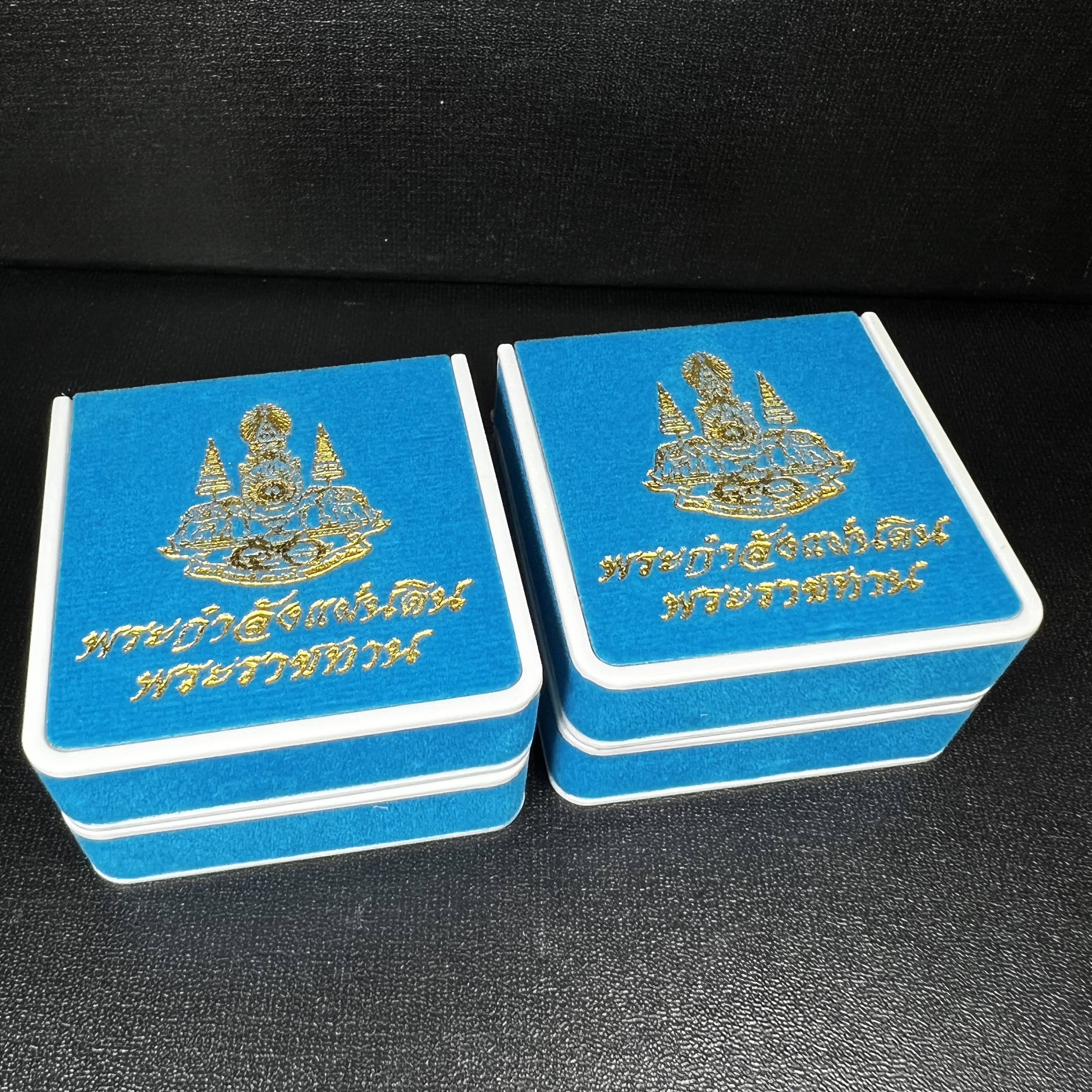 พระกำลังแผ่นดิน พระราชทาน วัดบวรนิเวศวิหาร ปี2539 พิมพ์เล็กหน้ากากเงิน (ในหลวง รัชกาลที่ 9 พระราชทานมวลสารจิตรลดา)นิยมหายาก