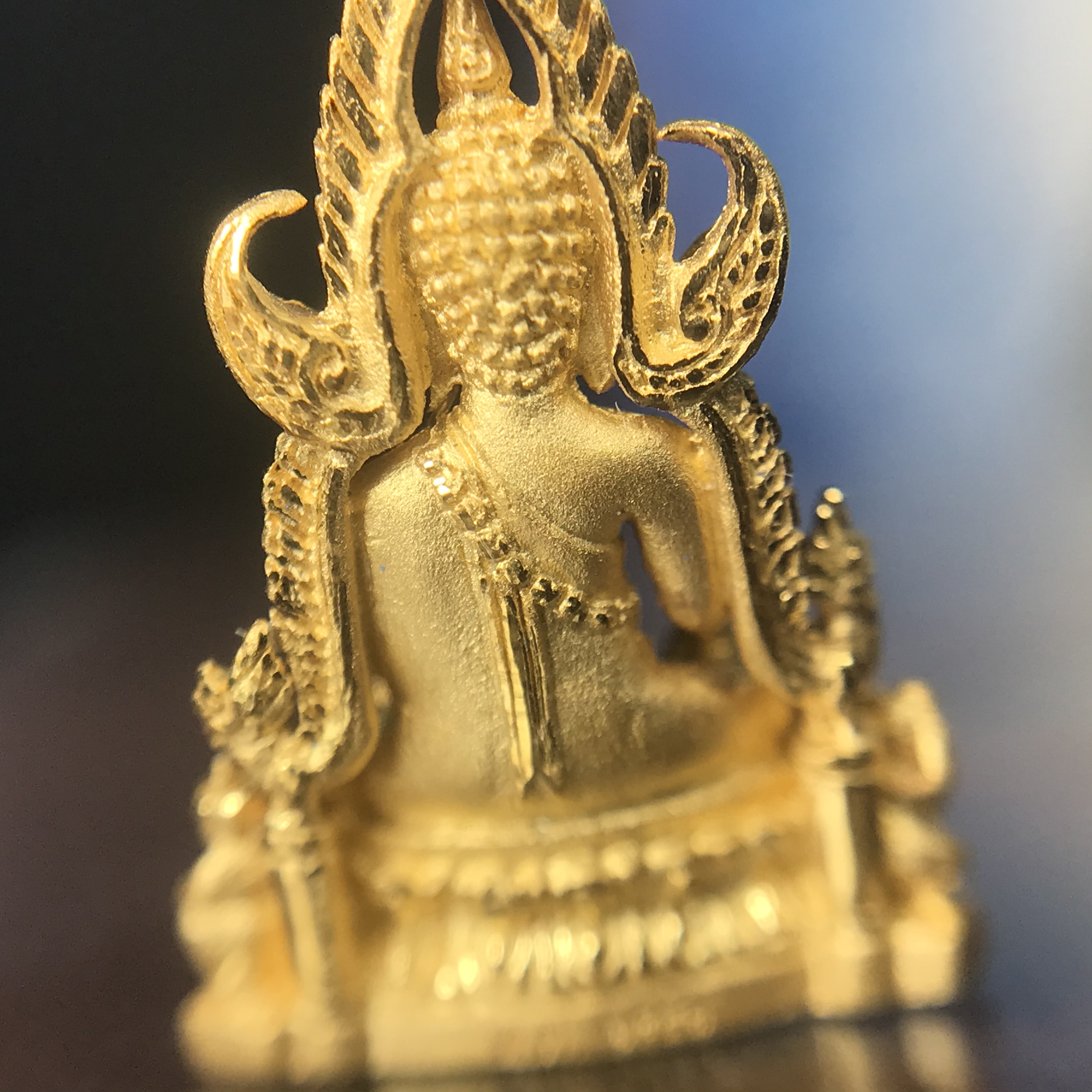 พระพุทธชินราช ภปร. โครงการ เพราะแผ่นดินนี้คือแผ่นดินเกิด ปี2551 เนื้อทองคำ 96.5%(น้ำหนัก 2.6 กรัม) ขนาดหน้าตัก1/4นิ้ว (สวยงามทรงคุณค่าหายาก)1 ใน 5000องค์