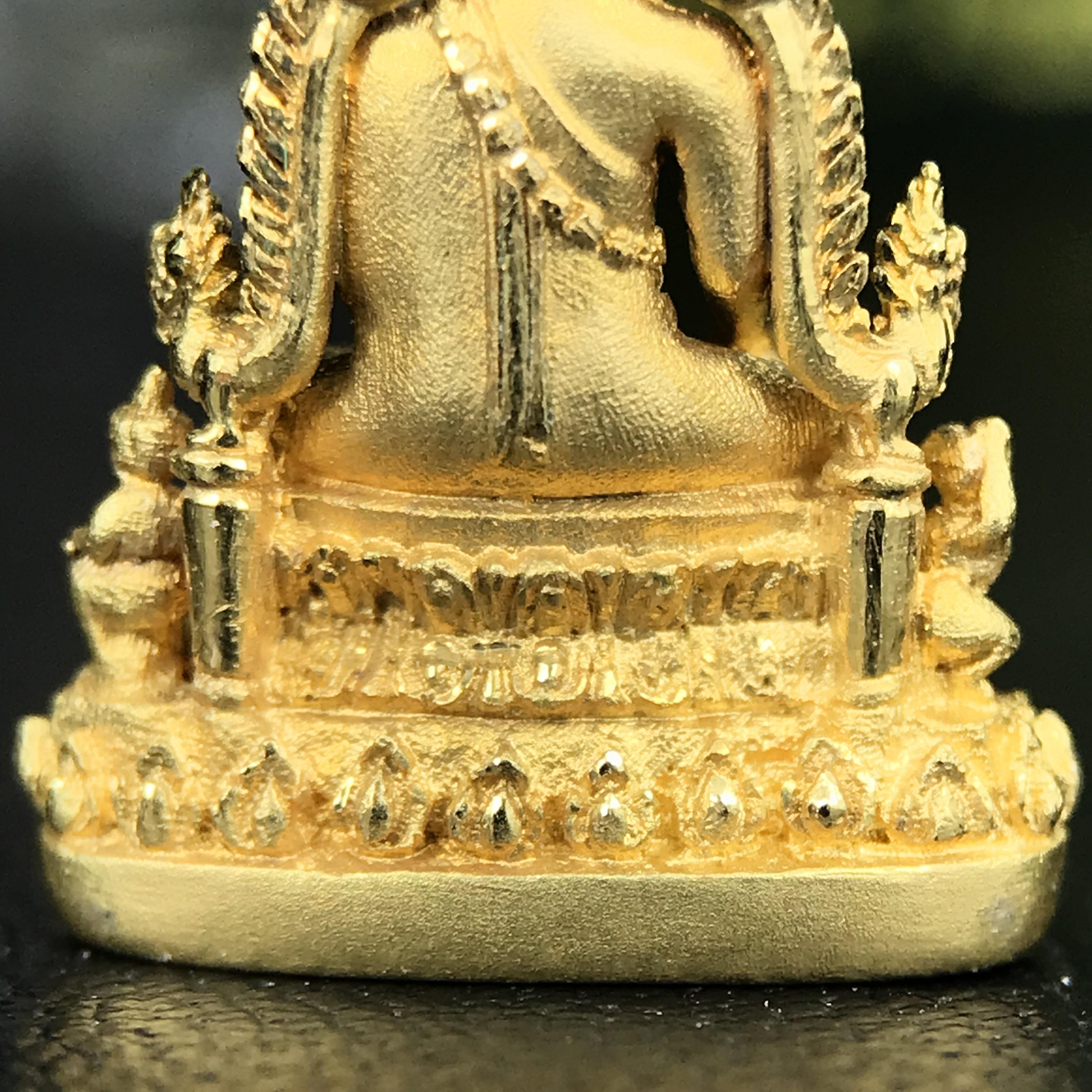 พระพุทธชินราช ภปร. 84 พรรษา เนื้อทองคำ พิมพ์เล็กขนาดหน้าตัก 1/4 นิ้ว(สูง 2.0 ซม.)(พระราชทานมวลสาร จิตรลดาและเส้นพระเจ้า(เส้นผม)รัชกาลที่9)พุทธศิลป์ทรงคุณค่าอีกหนึ่งรุ่นยอดนิยม(หมายเลขสวย ๑๙๑๙)(1ใน1000องค์)หายาก