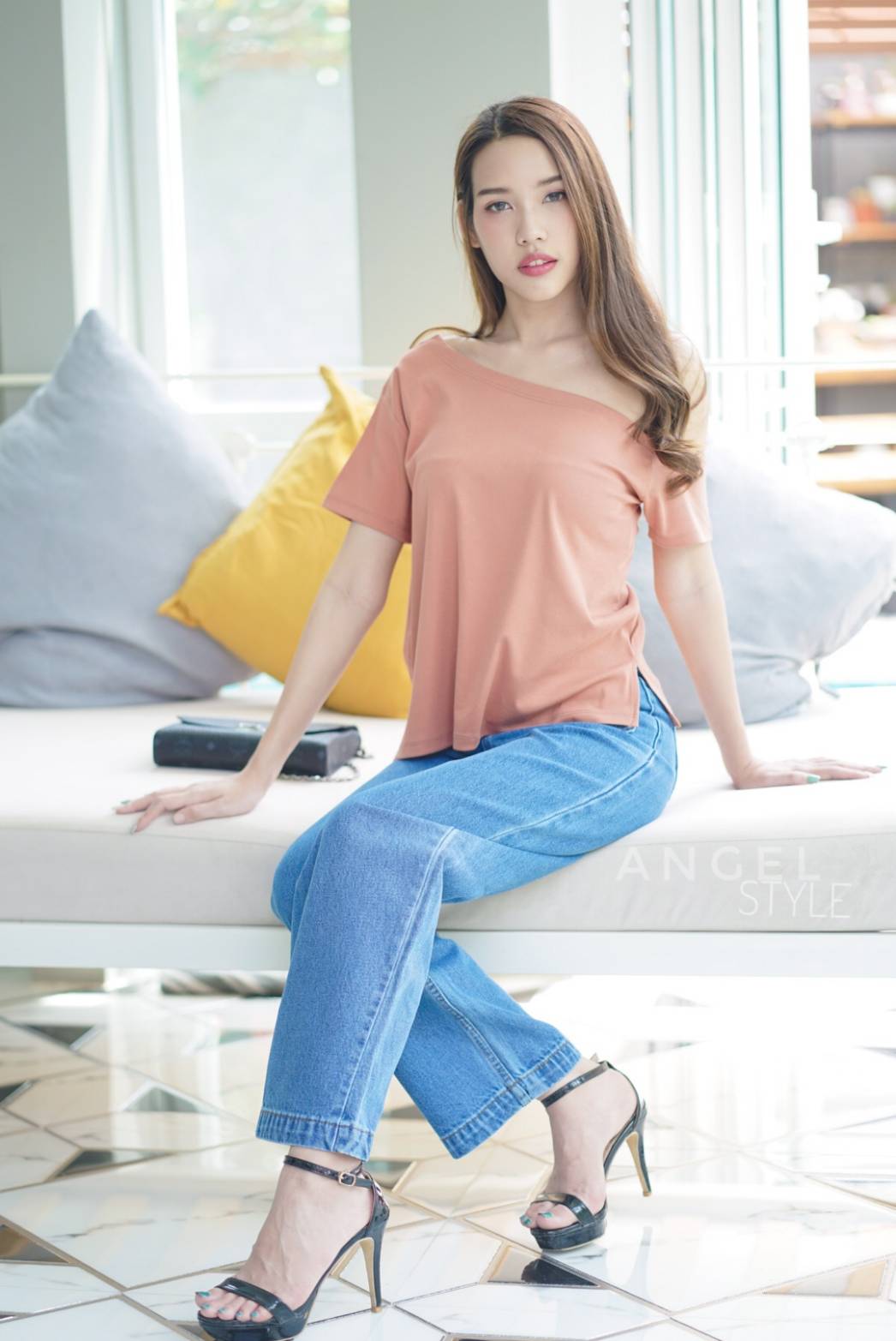 บุ้งไหล่เฉียง