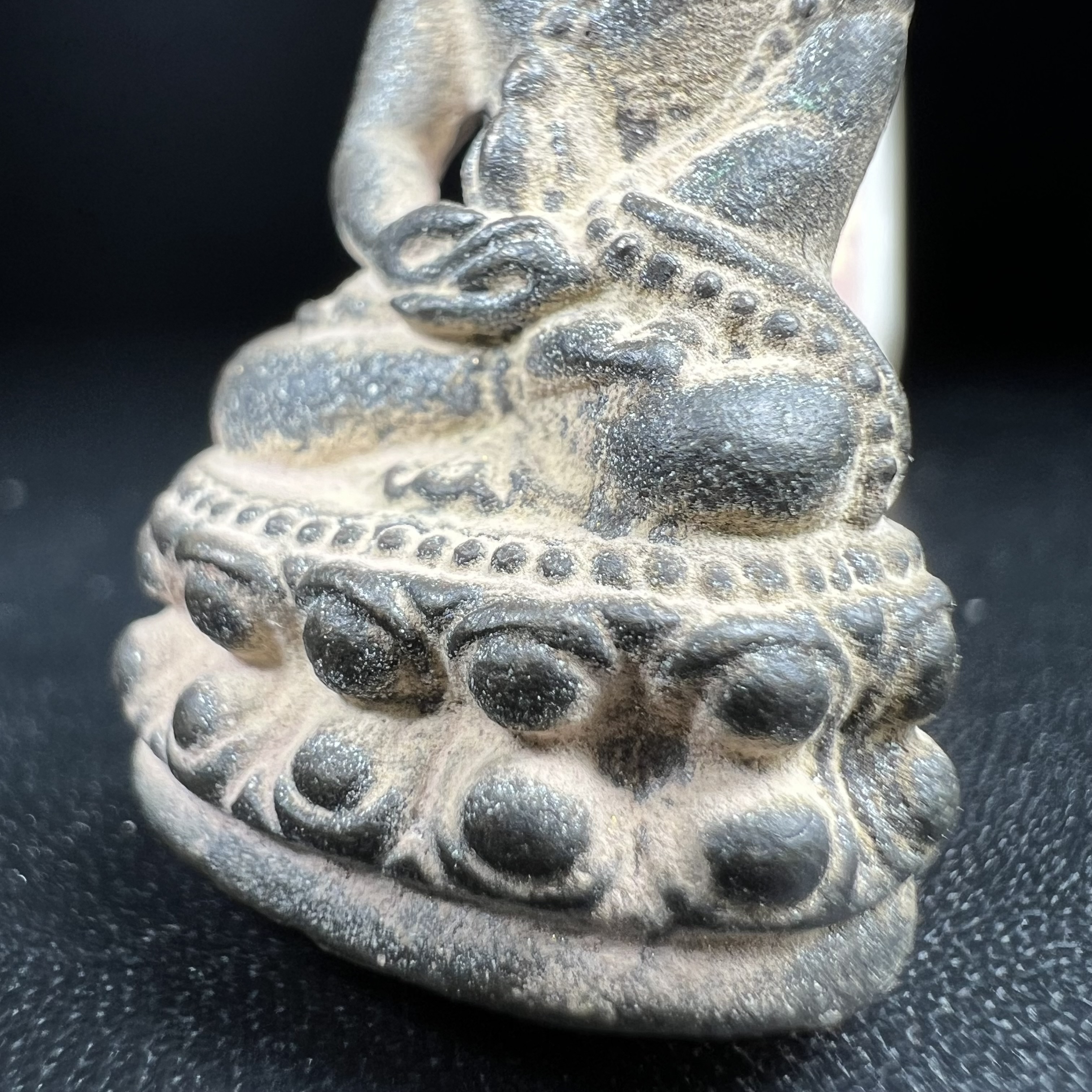 พระกริ่งชินบัญชรฉลองพระชันษา 100 ปี สมเด็จพระญาณสังวร วัดบวรนิเวศวิหาร ปี 2556 เนื้อนวโลหะผสมทองคำก้นอุดผงพรายกุมาร หลวงปู่ทิม พิธีใหญ่ มวลสารเด่น นิยม(1 ใน 599 องค์)หายาก