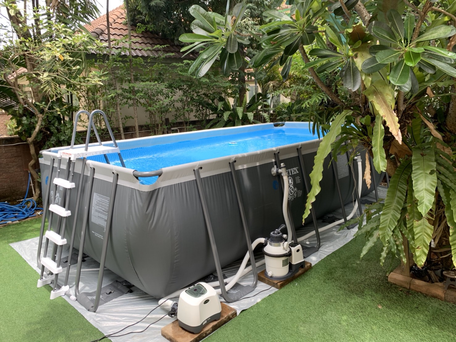 Intex 26356 Ultra XRT สระน้ำ 18 ฟุต เครื่องกรองระบบน้ำเกลือ โอโซน - ทราย