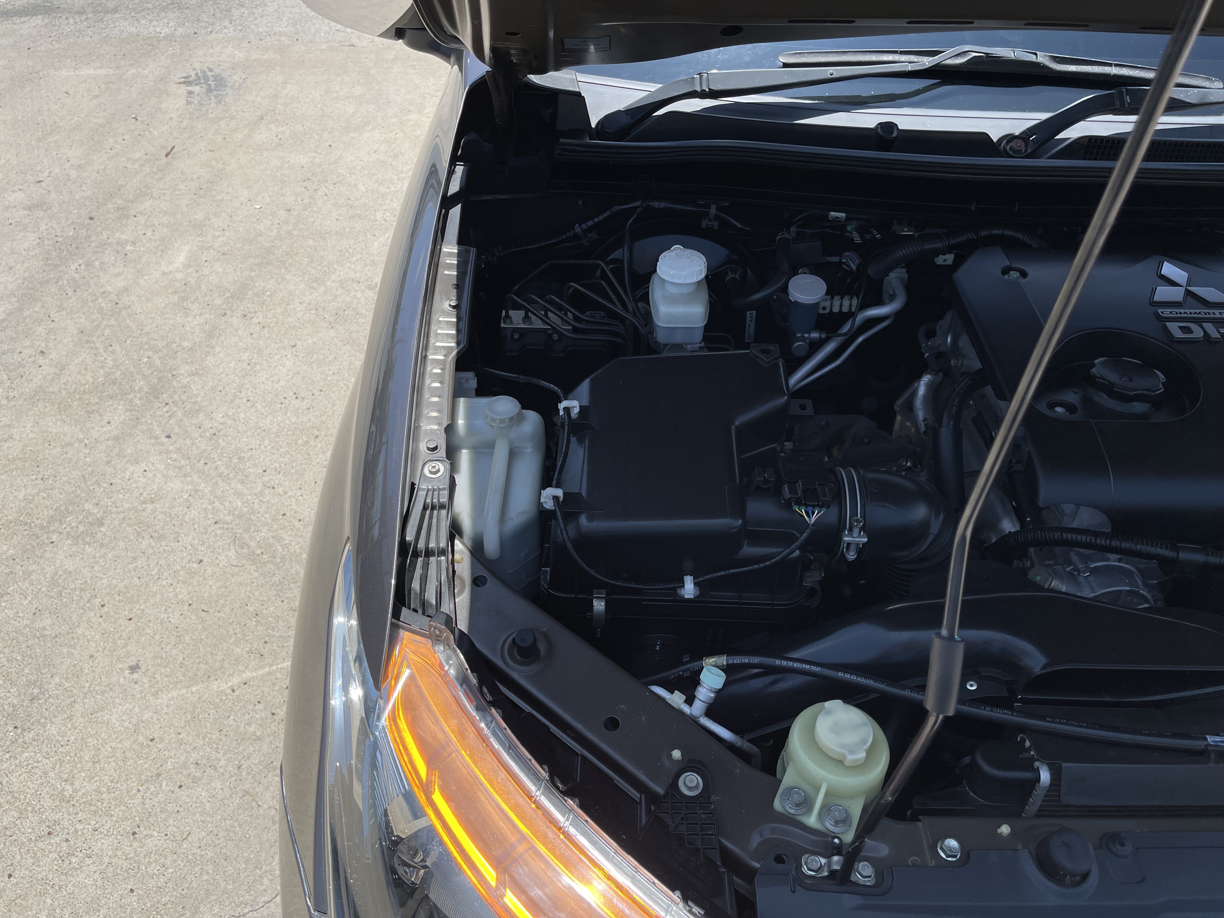 Mitsubishi Triton All New Cab 2.5 GLX 2015 น้ำตาล