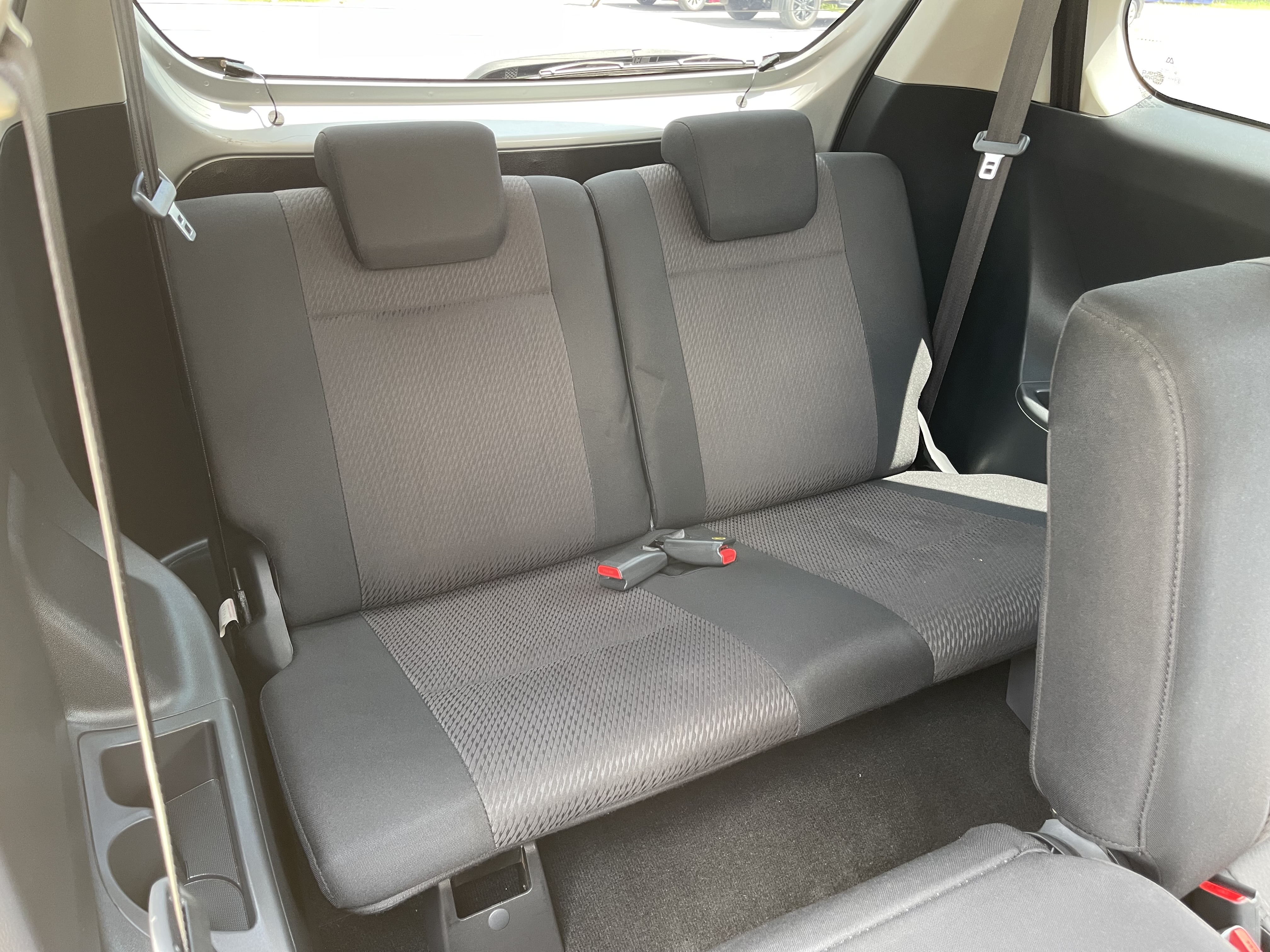 Toyota Avanza 1.5 G At 2015 เงิน