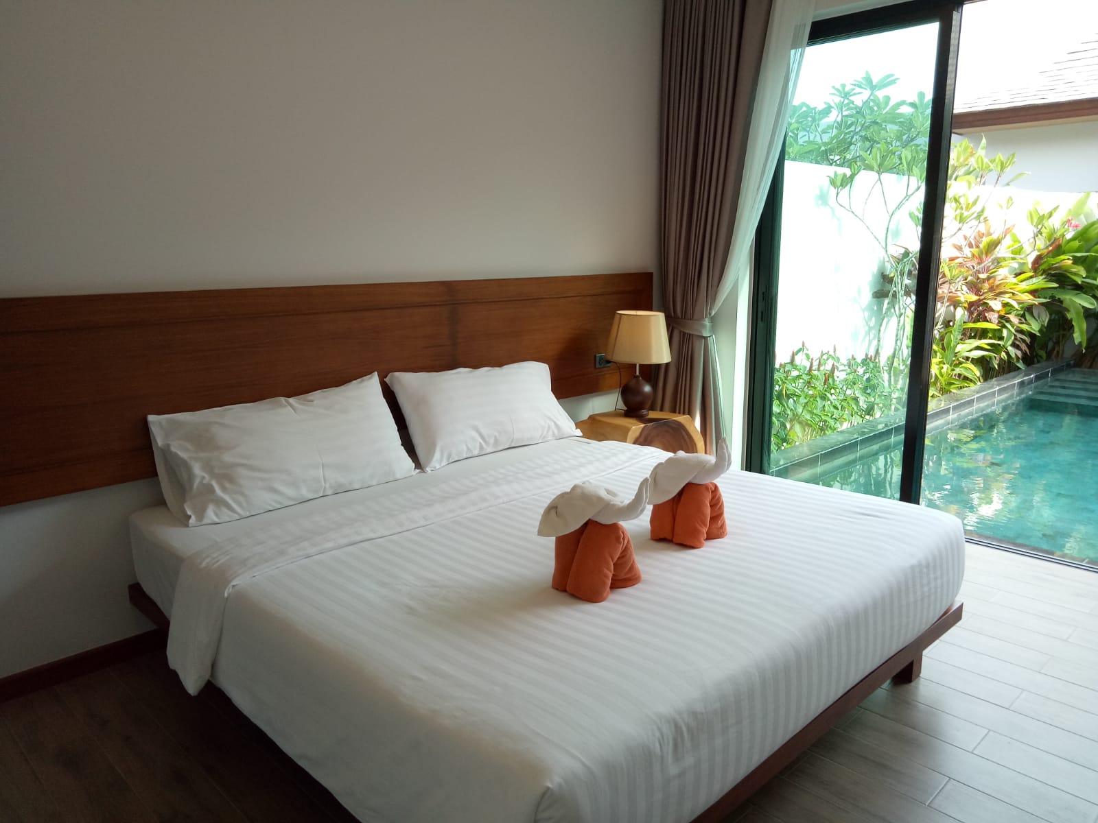 For Rent : Nai Yang, luxury Private Pool Villa, 2 bedrooms 2 bathrooms, Garden View.