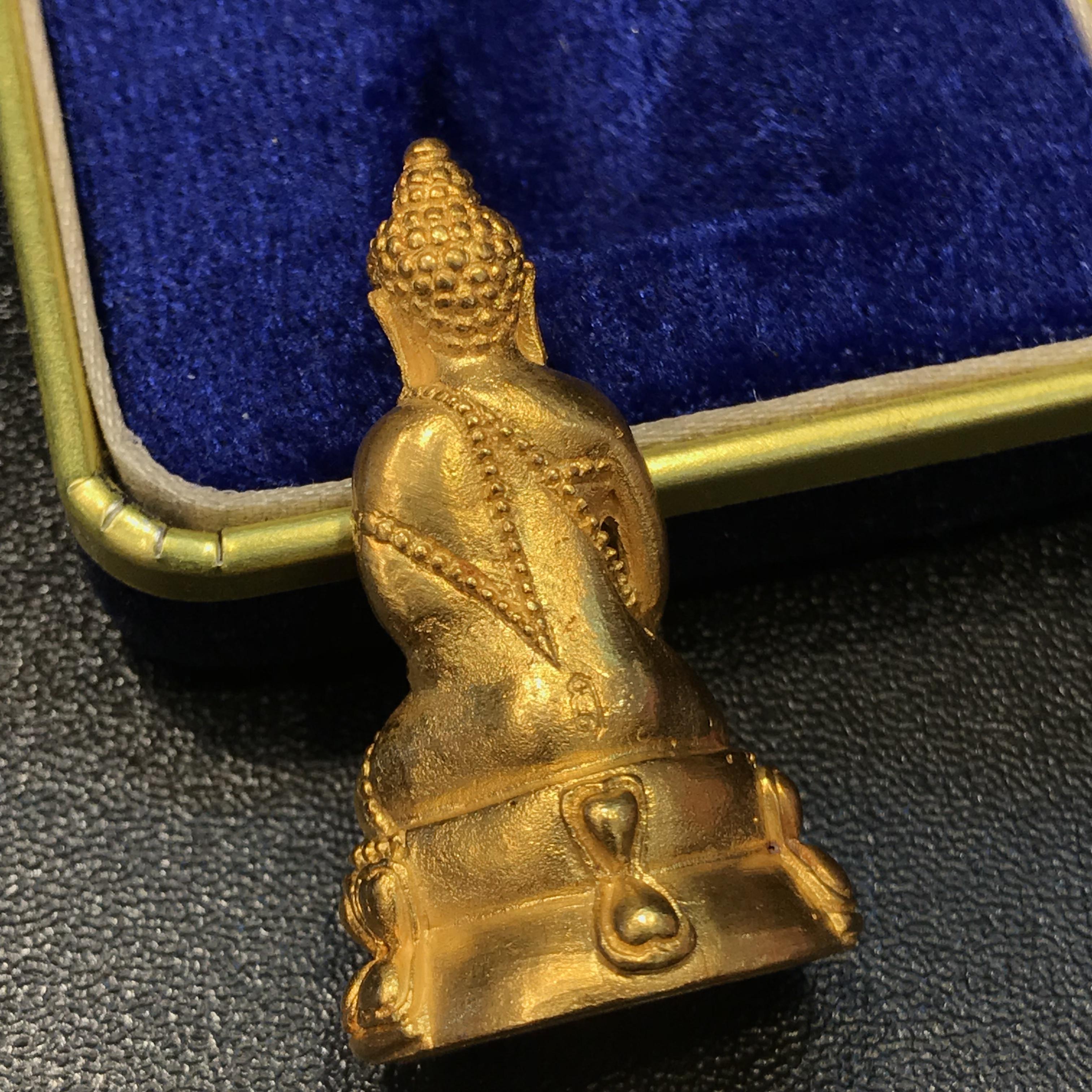 พระกริ่งนวปทุม ภปร. วัดปทุมวนาราม ปี2535 เนื้อทองคำ(ในหลวงรัชกาลที่9เสด็จเททอง)(สภาพสวยเดิมครบสมบูรณ์)