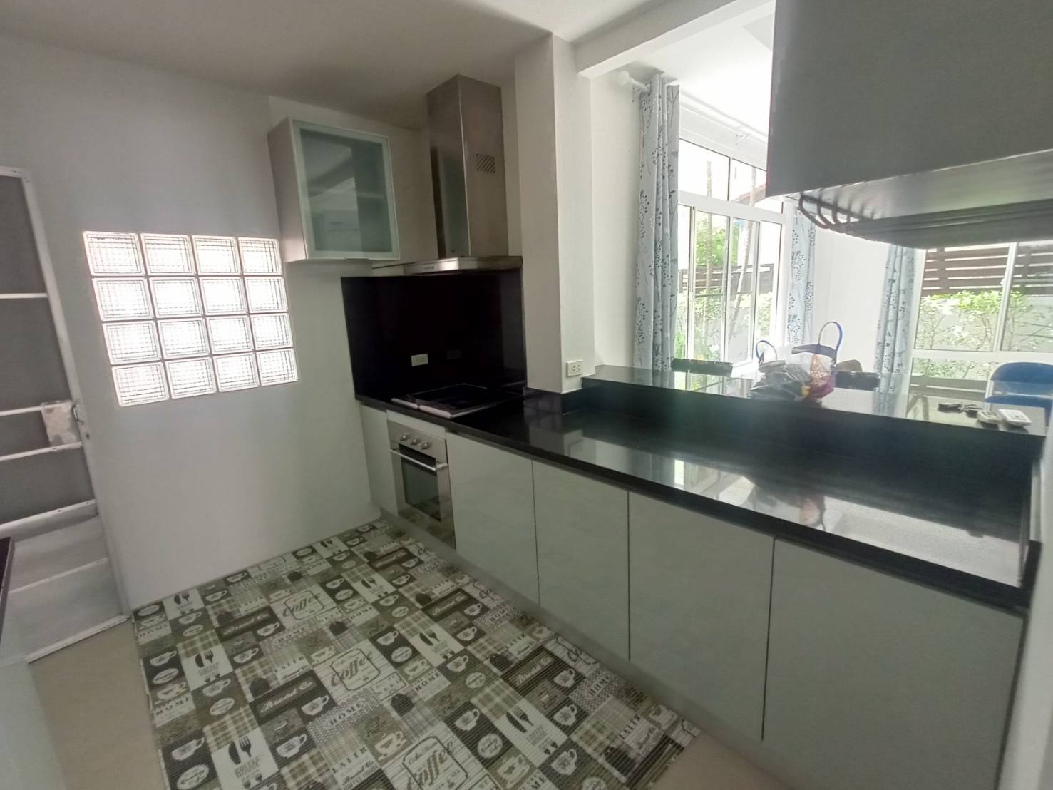 For Rent : Chalong luxury pool villa, 3 bedrooms 3 bedrooms, 300 sqm.