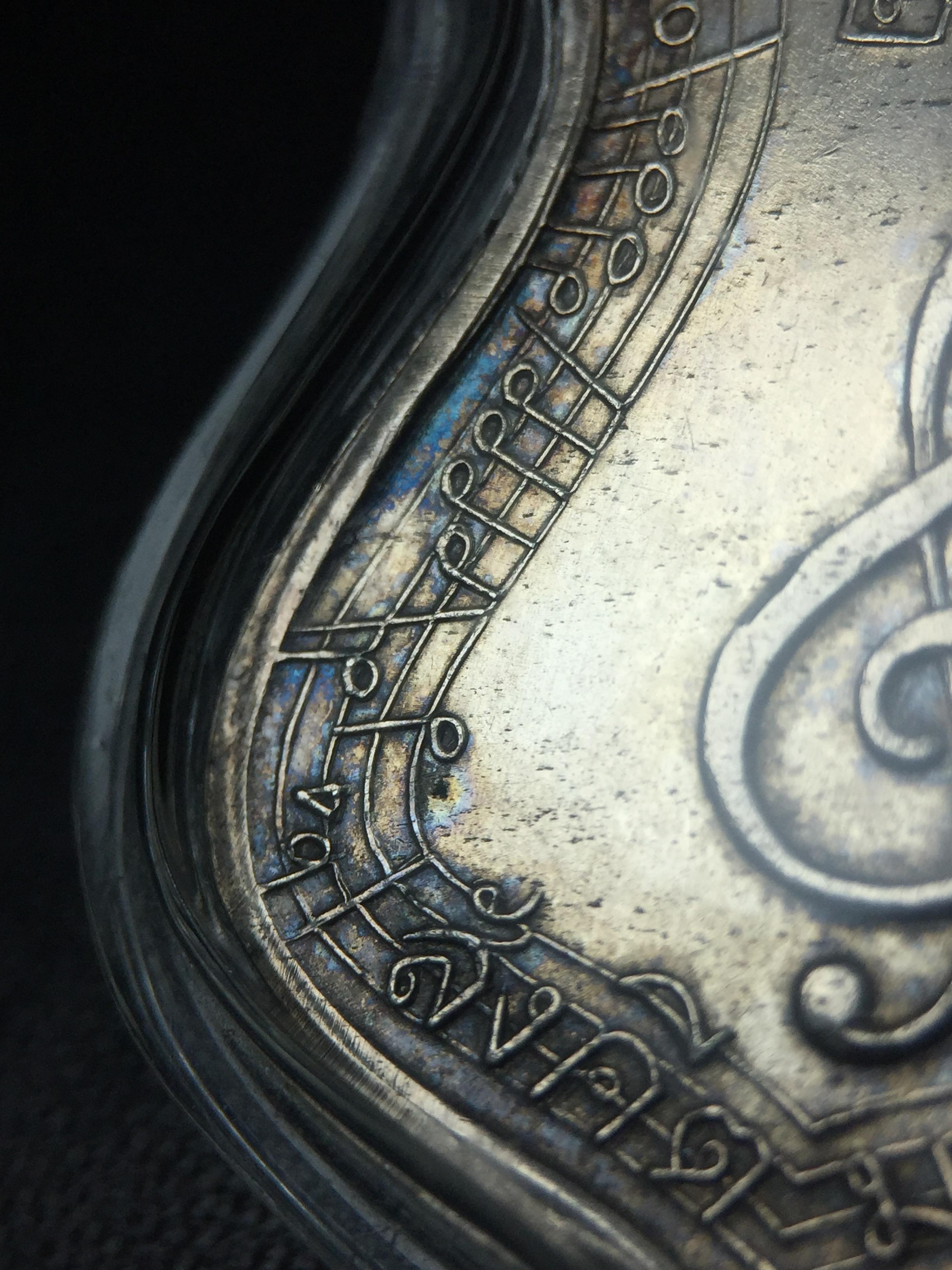 เหรียญสังคีตมงคล ภปร. ปี 2509(พระราชทาน)สุดยอดหายาก สร้างโดยพระราชทรัพย์ส่วนพระองค์ของพระบาทสมเด็จพระเจ้าอยู่หัวรัชกาลที่9(1ใน300 เหรียญ)เนื้อเงินสภาพสวยๆมีผิวขึ้นน้ำทองรุ้งๆเดิมๆตามกาลเวลา