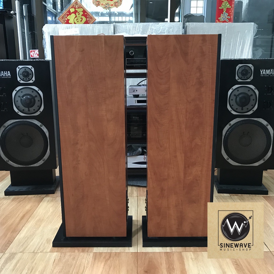 ลำโพง ยี่ห้อ B&W รุ่น 684 สีวอลนัท