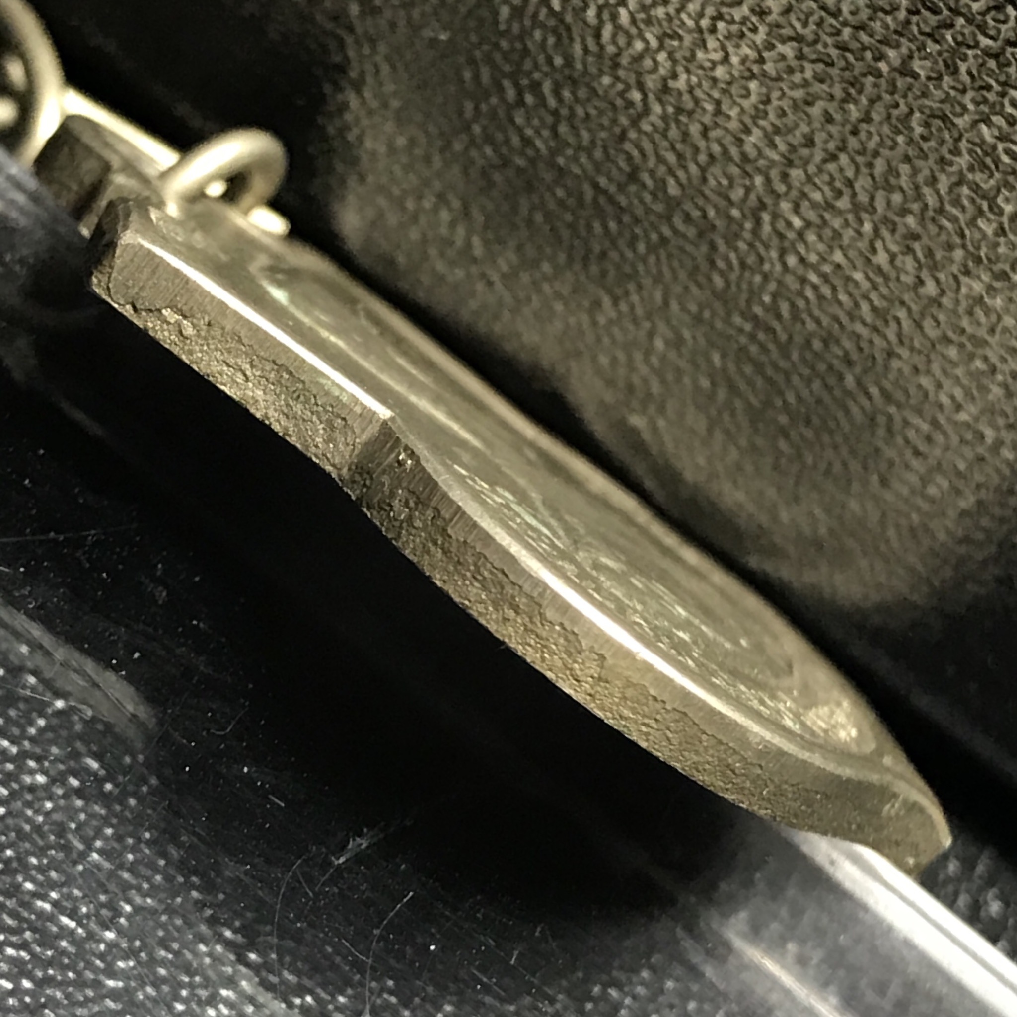 เหรียญอนุสรณ์มหาราช 3รอบ รัชกาลที่9 ปี2506 เนื้ออัลปาก้า โค๊ด "สว" สายโซ่คล้องเดิม(สภาพคัดสวยผิวเดิมโค๊ต “สว” ด้านซ้ายหายากนิยม)