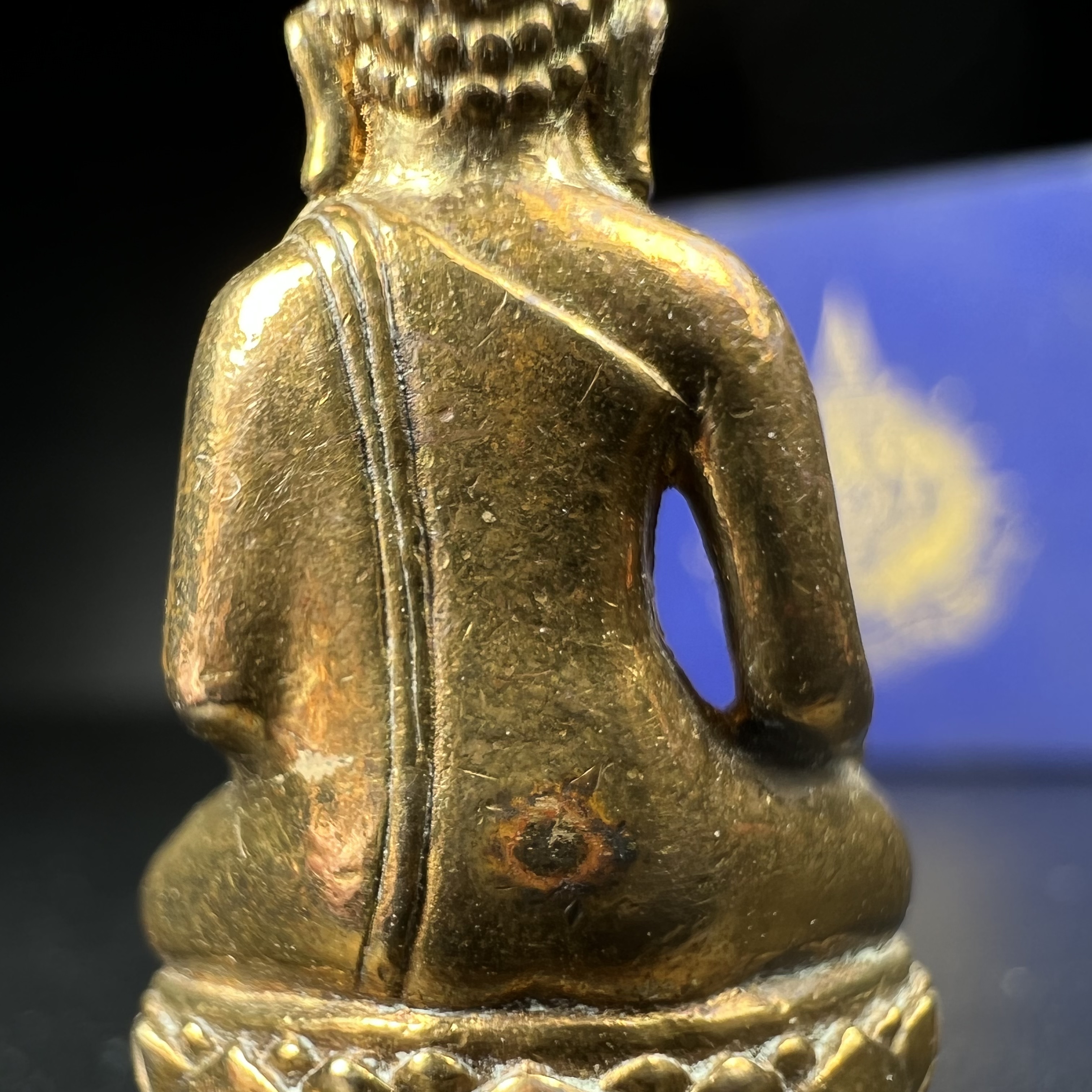 พระกริ่งไพรีพินาศ เฉลิมพระเกียรติ พระบาทสมเด็จพระเจ้าอยู่หัวรัชกาลที่9 พระชนมพรรษา 6 รอบ ปี2542เนื้อสัมฤทธิ์(บรรจุเหล็กไหล)ดีนอก-ดีใน