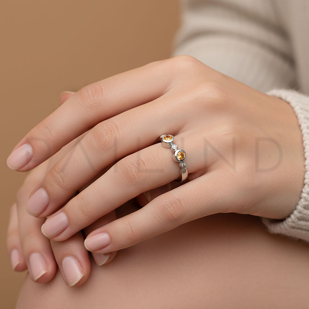 แหวนเงินแท้ 925 ดีไซน์คลาสสิค ประดับเพชรและพลอยเนื้อแข็ง YELLOW SAPPHIRE / ORANGE SAPPHIRE