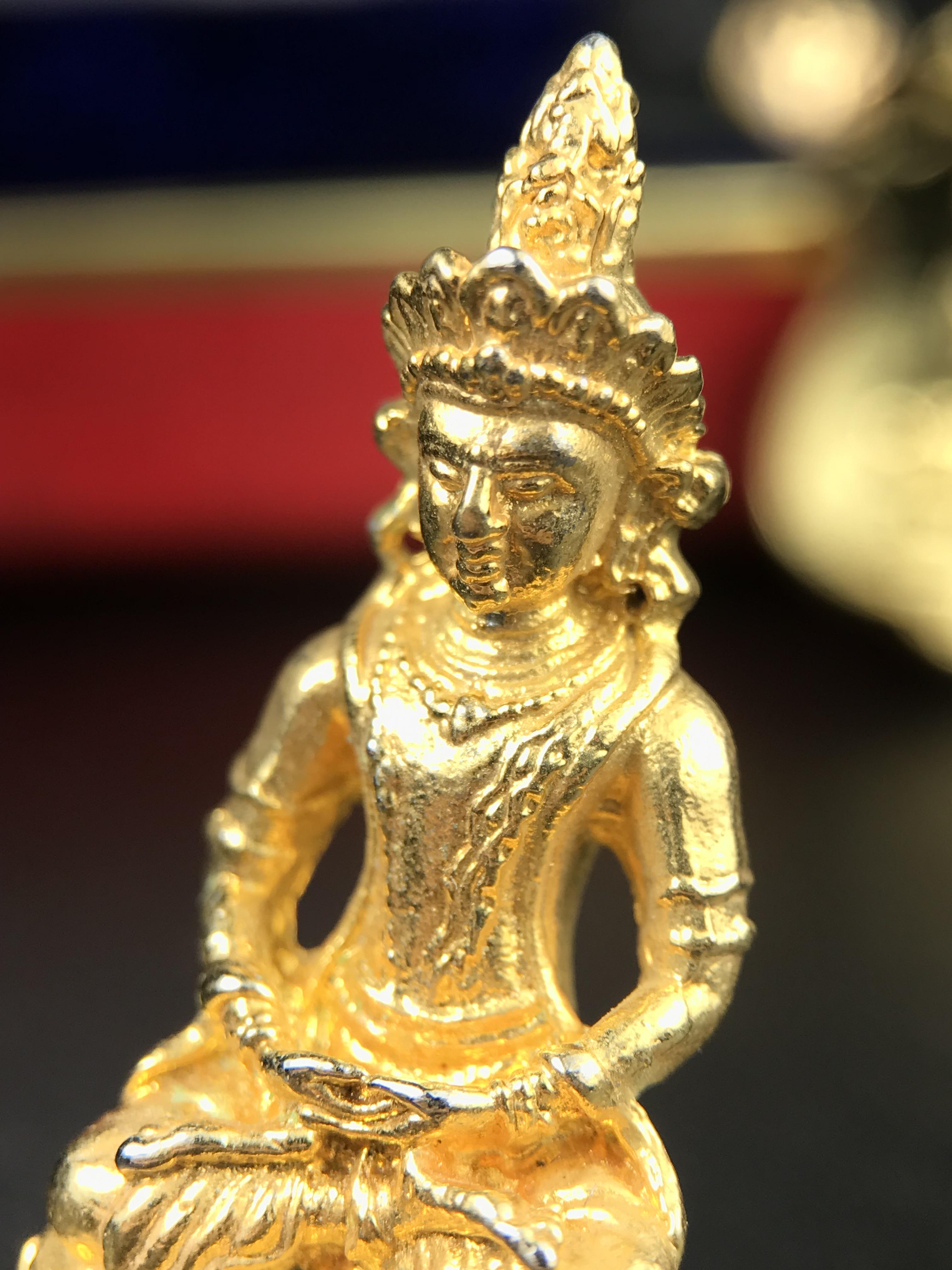 พระไวโรจนะพุทธ(กริ่งธิเบต ภปร.) ท่านเจ้าคุณโพธิ์แจ้ง วัดมังกรกมลาวาส(เล่งเน่ยยี่) ปี 2515(รุ่นแรก) ชุดพิเศษกรรมการ พิธีใหญ่ฉลอง ๑๐๐ปี วัดมังกรกมลาวาส (ในหลวงรัชกาลที่ ๙ ทรงเสด็จเททอง ) หลวงปู่โต๊ะ วัดประดู่ฉิมพลีเมตตาอธิษฐานจิตปลุกเสก (หายากมาก)