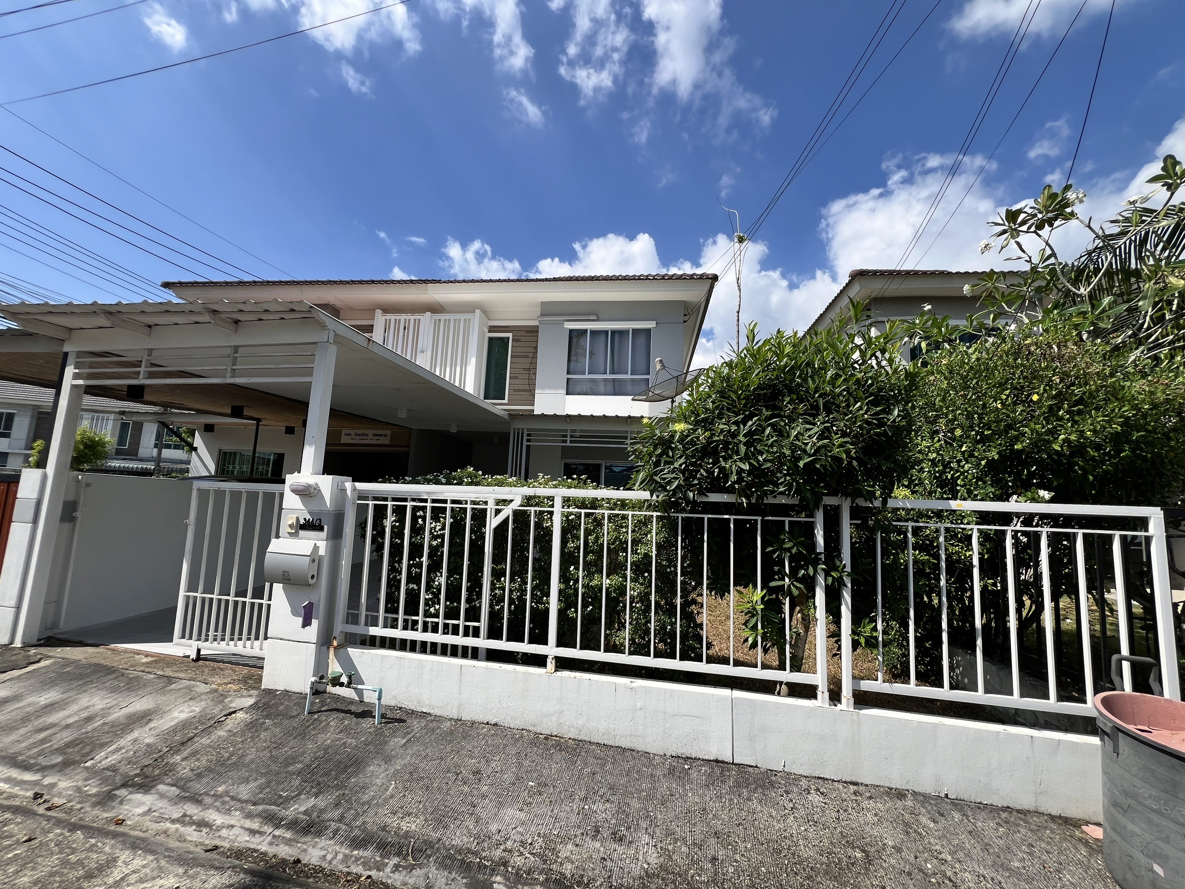 For Sales : Thalang, 2-story semi-detached house, 3 Bedrooms, 2 Bathrooms.