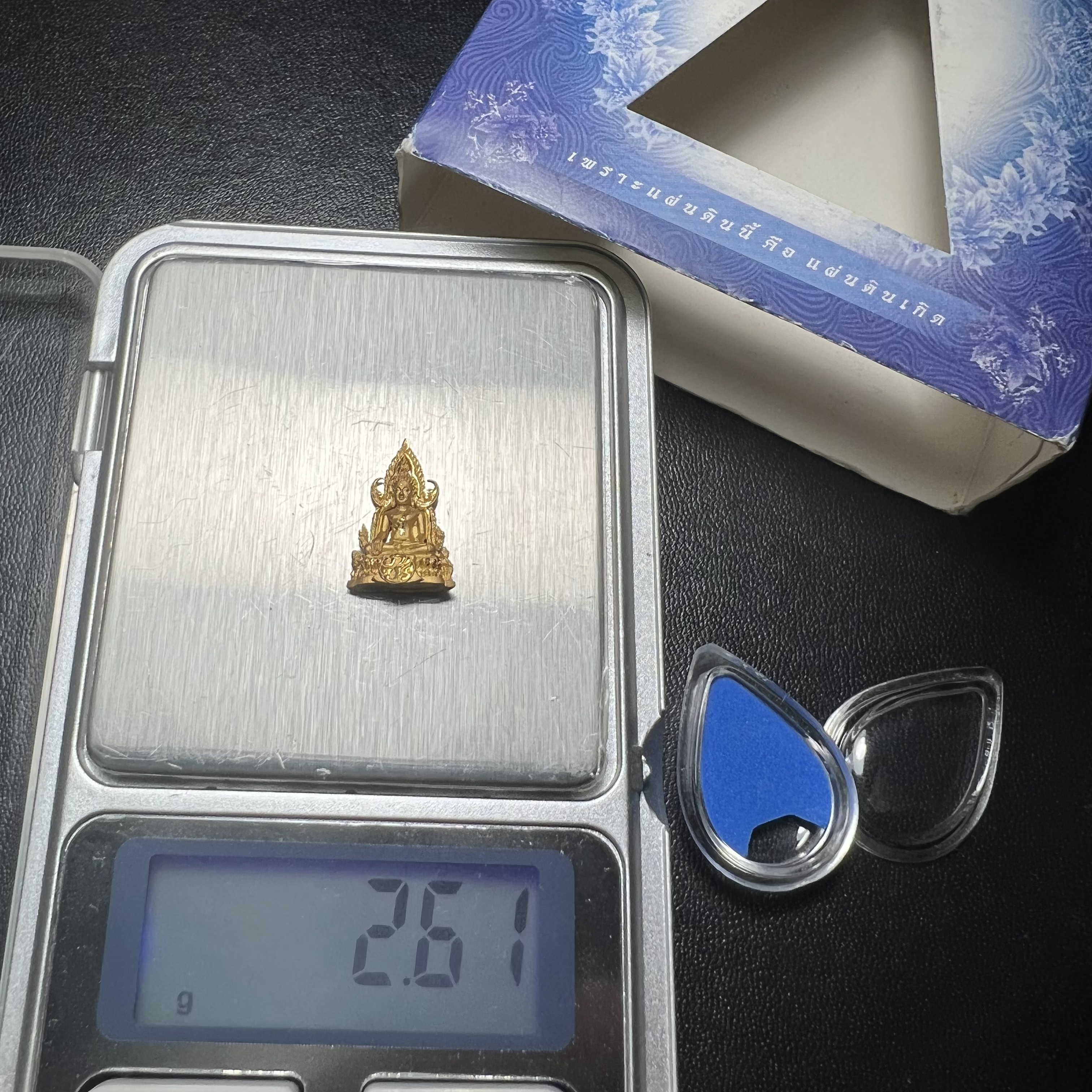 พระพุทธชินราช ภปร. โครงการ เพราะแผ่นดินนี้คือแผ่นดินเกิด ปี2551 เนื้อทองคำ 96.5%(น้ำหนัก 2.6 กรัม) ขนาดหน้าตัก1/4นิ้ว (สวยงามทรงคุณค่าหายาก)1 ใน 5000องค์