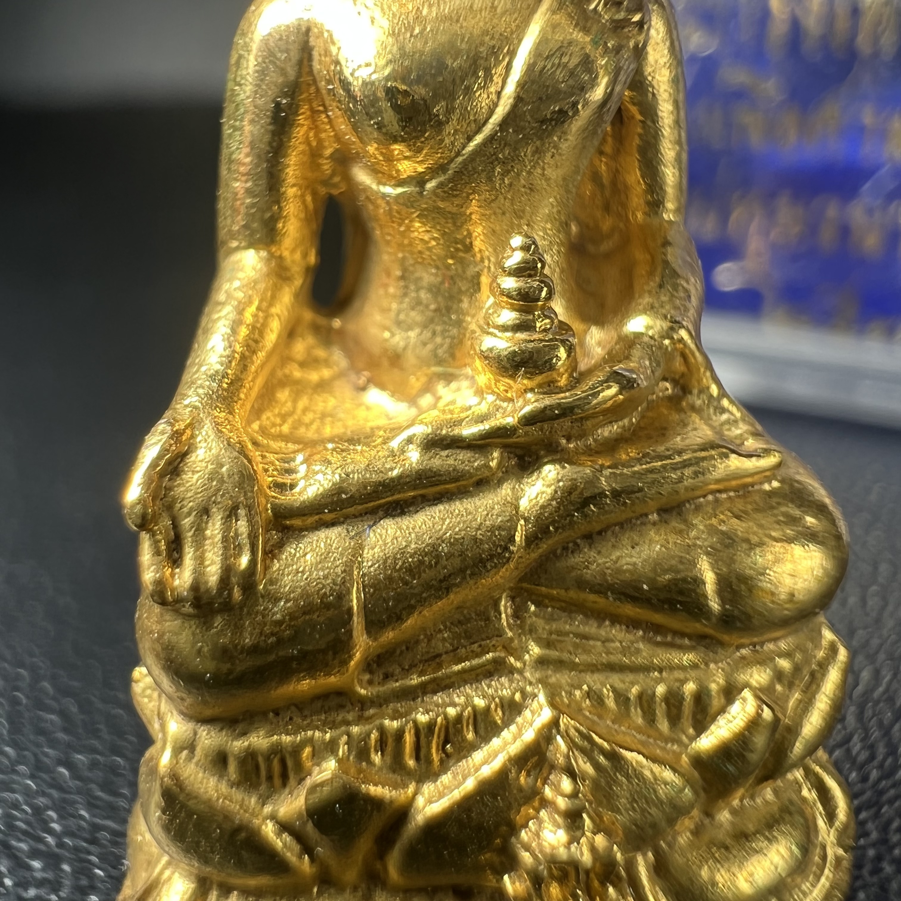 พระกริ่งไพรีพินาศ ภปร. รุ่นแรกของประเทศไทย วัดปทุมวนาราม ปี2535 เนื้อเงิน ทำผิวกะไหล่ทองสวยดุจทองคำ งดงามกล่องครบ (ในหลวงรัชกาลที่9เสด็จเททอง)(1ใน3000องค์)