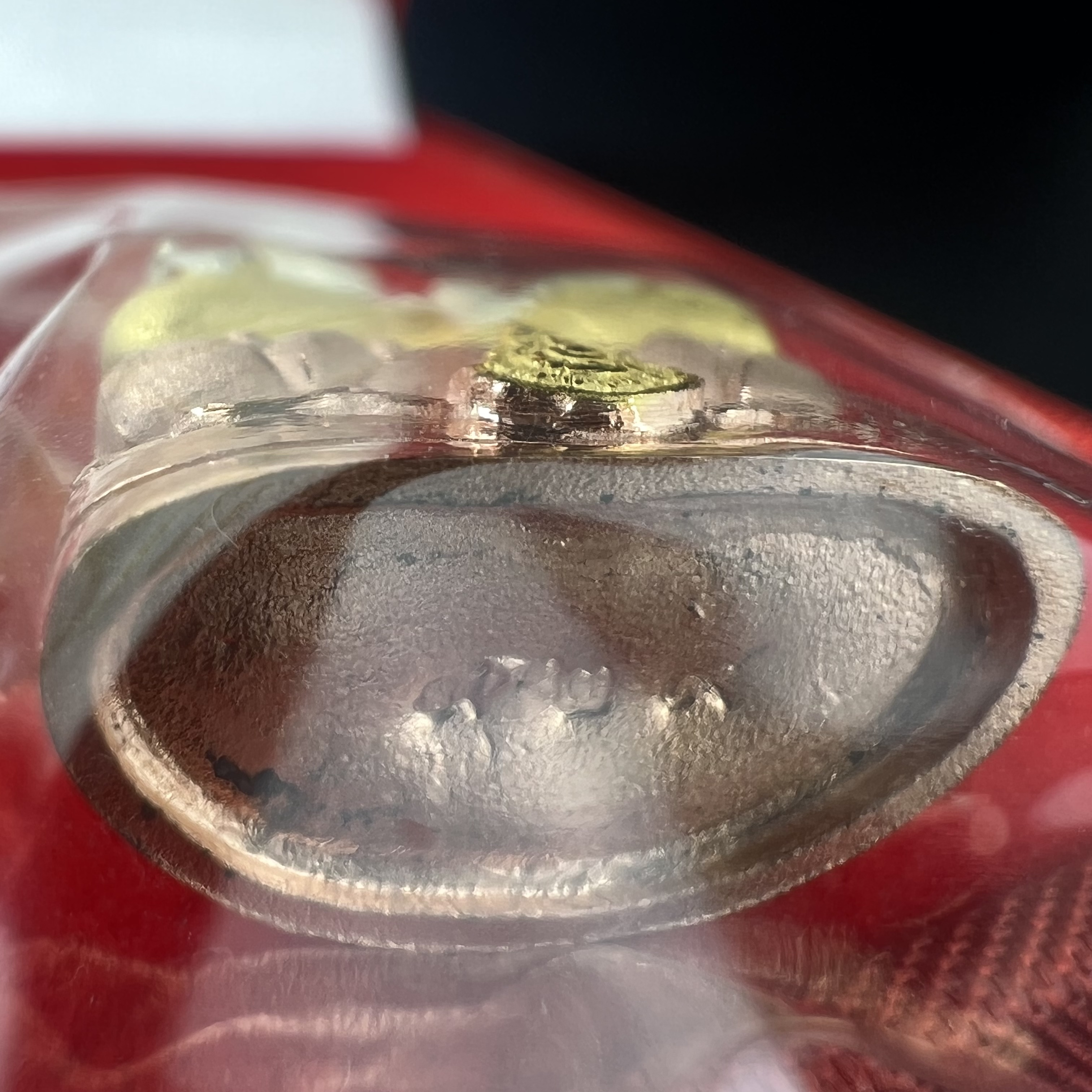 พระไพรีพินาศ รุ่นมหามงคล 72 พรรษา (6 รอบ) ในหลวงรัชกาลที่9 ปี2542 พิมพ์ใหญ่ เนื้อเงินบริสุทธิ์ 99.9% ชุบสามกษัตริย์แบบพ่นทรายขัดเงาบางส่วน(สภาพสวยซีนซองเดิมกล่องบรรจุเดิมครบสมบูรณ์)1 ใน 1500 องค์