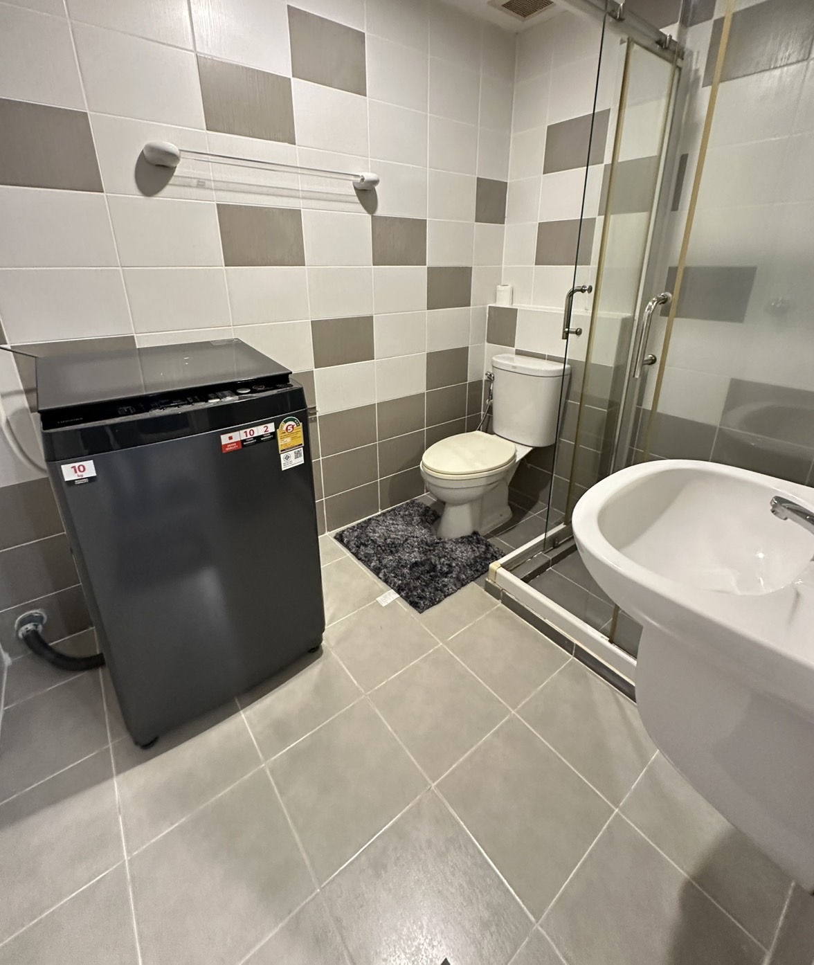 For Rent : Wichit, Zcape 3 Condominium, 1 bedroom 1 bathroom, 3rd flr.