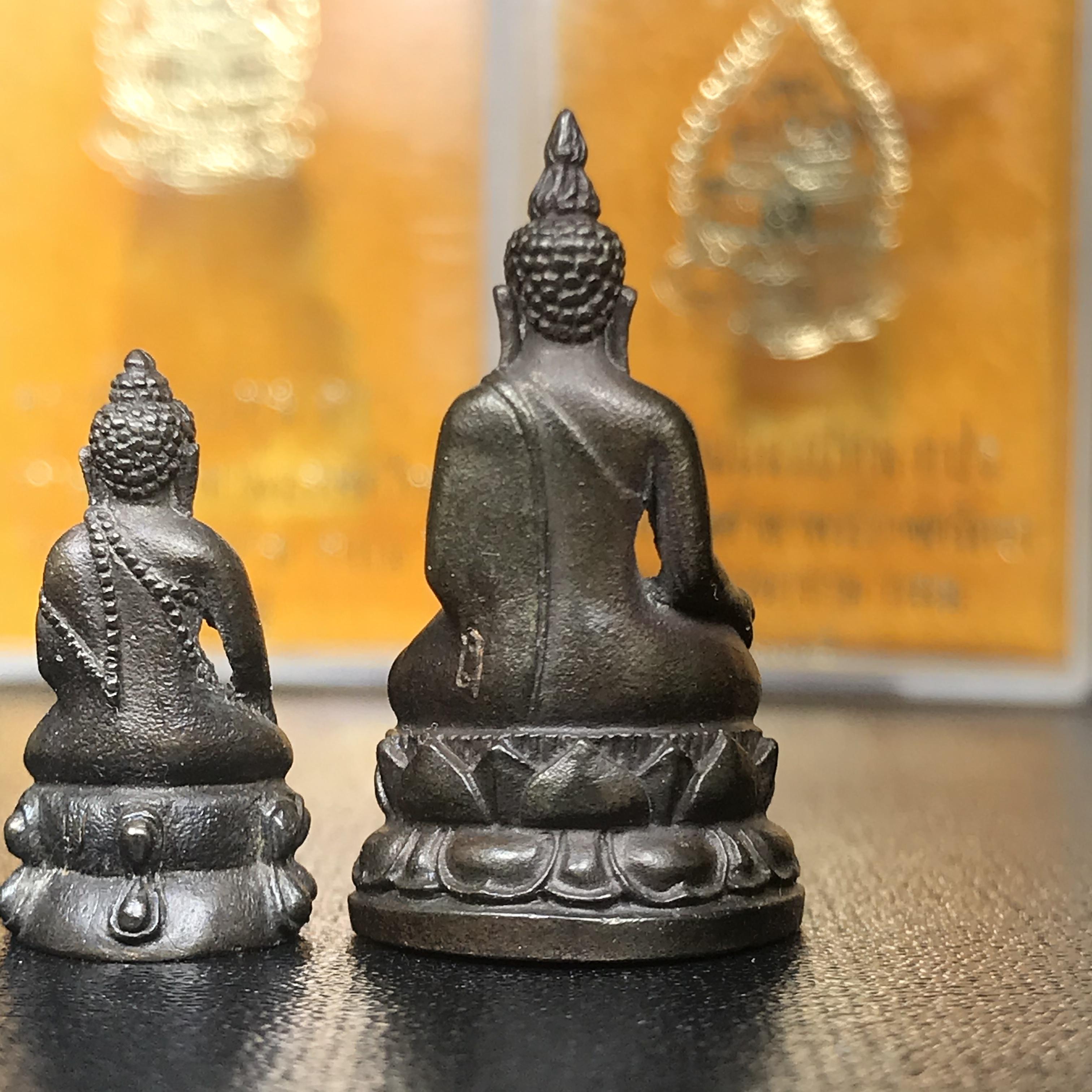 พระกริ่งนวปทุม ภปร.-พระชัยวัฒน์นวปทุม ภปร.-พระกริ่งไพรีพินาศ ภปร. รุ่นแรก วัดปทุมวนาราม ครบชุดเนื้อนวโลหะ ปี2535(ในหลวงรัชกาลที่9เสด็จเททอง)(1ใน3000ชุด)หายาก