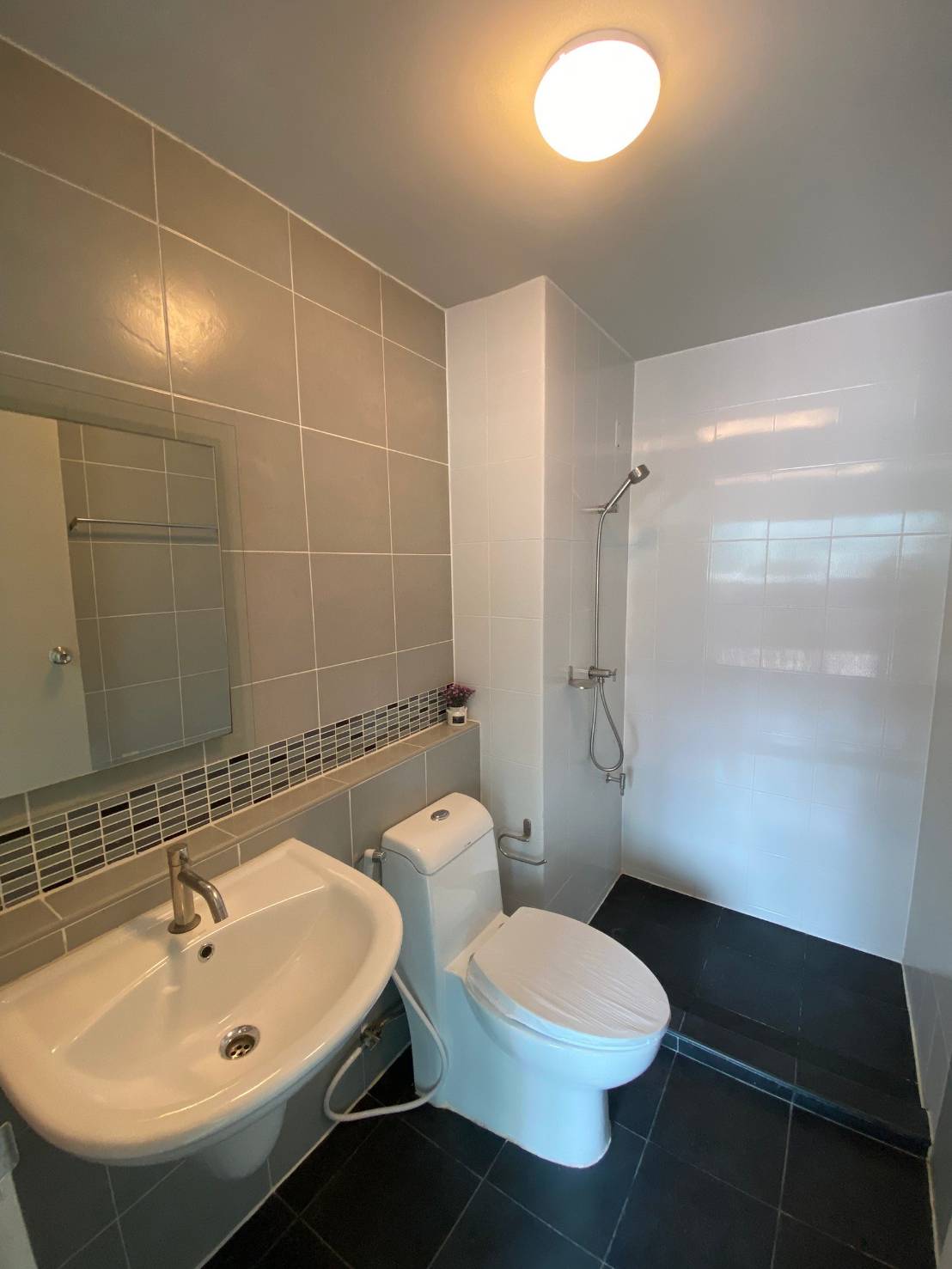 For Rent : D condo Kathu-Patong, 1 Bedroom 1 Bathroom, 8th flr.