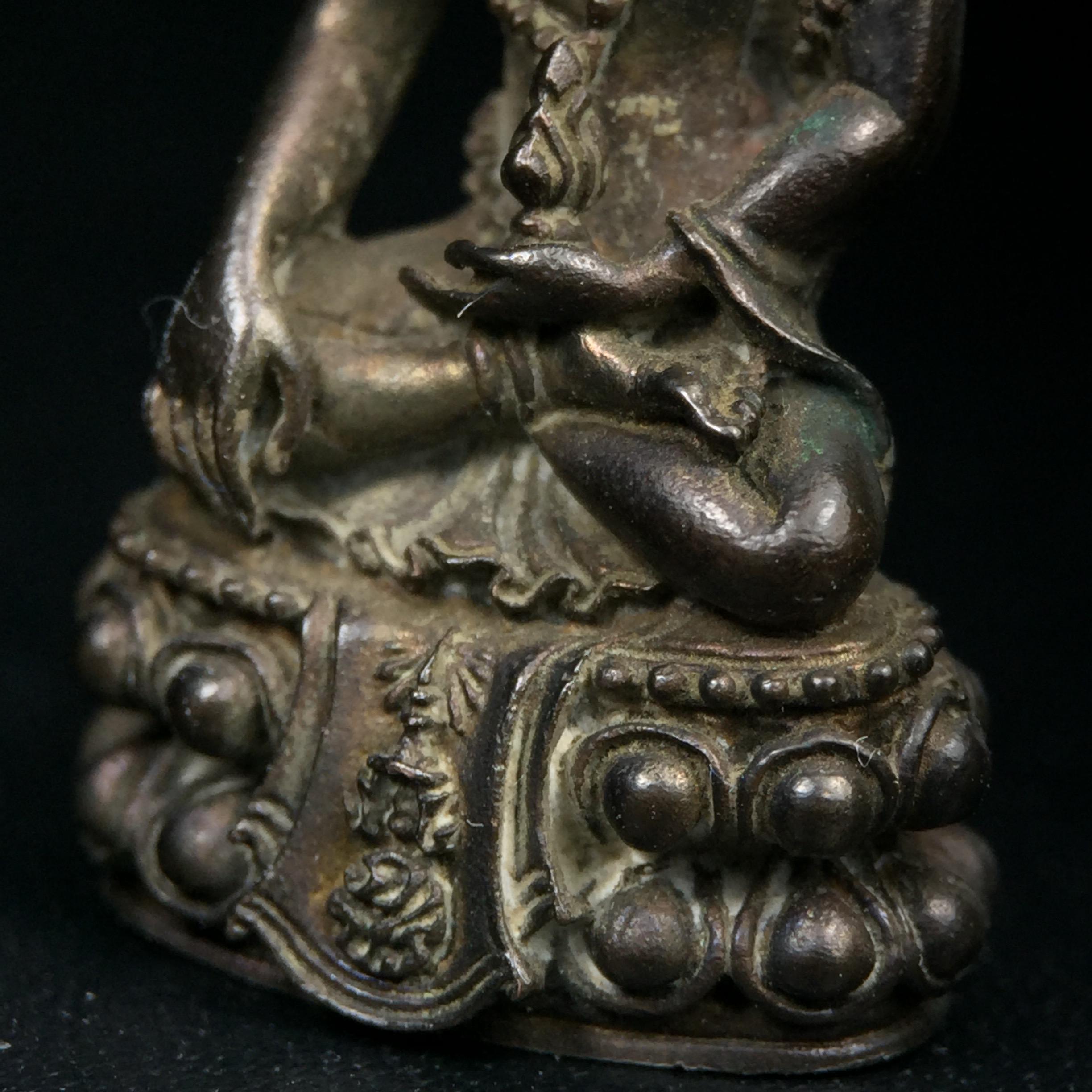 พระกริ่งศิรากาศ ภปร.(พระกริ่งคุ้มเกล้า)วัตถุมงคล"คุ้มเกล้าฯ" มูลนิธิ “คุ้มเกล้า” ในพระบรมราชูปถัมภ์ จัดสร้าง โรงพยาบาลภูมิพล เนื้อนวโลหะ(พิมพ์หน้าไทย)(ในหลวงรัชกาลที่9เสด็จเททอง)(พิธีใหญ่)(นิยม)