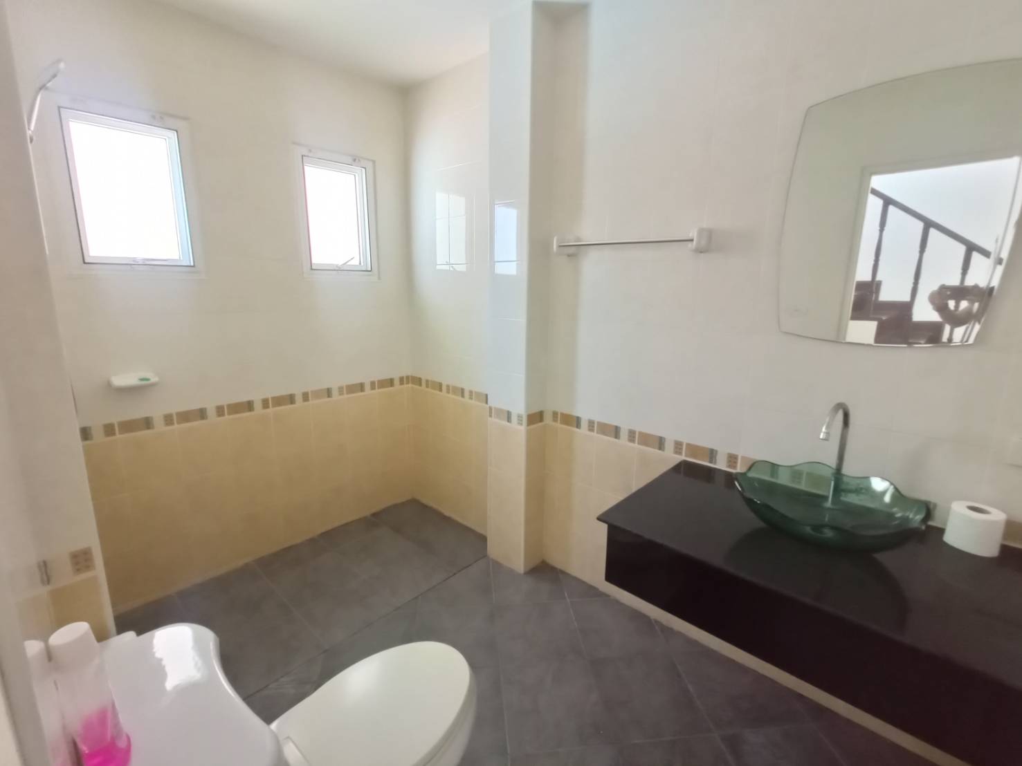 For Rent : Chalong luxury pool villa, 3 bedrooms 3 bedrooms, 300 sqm.