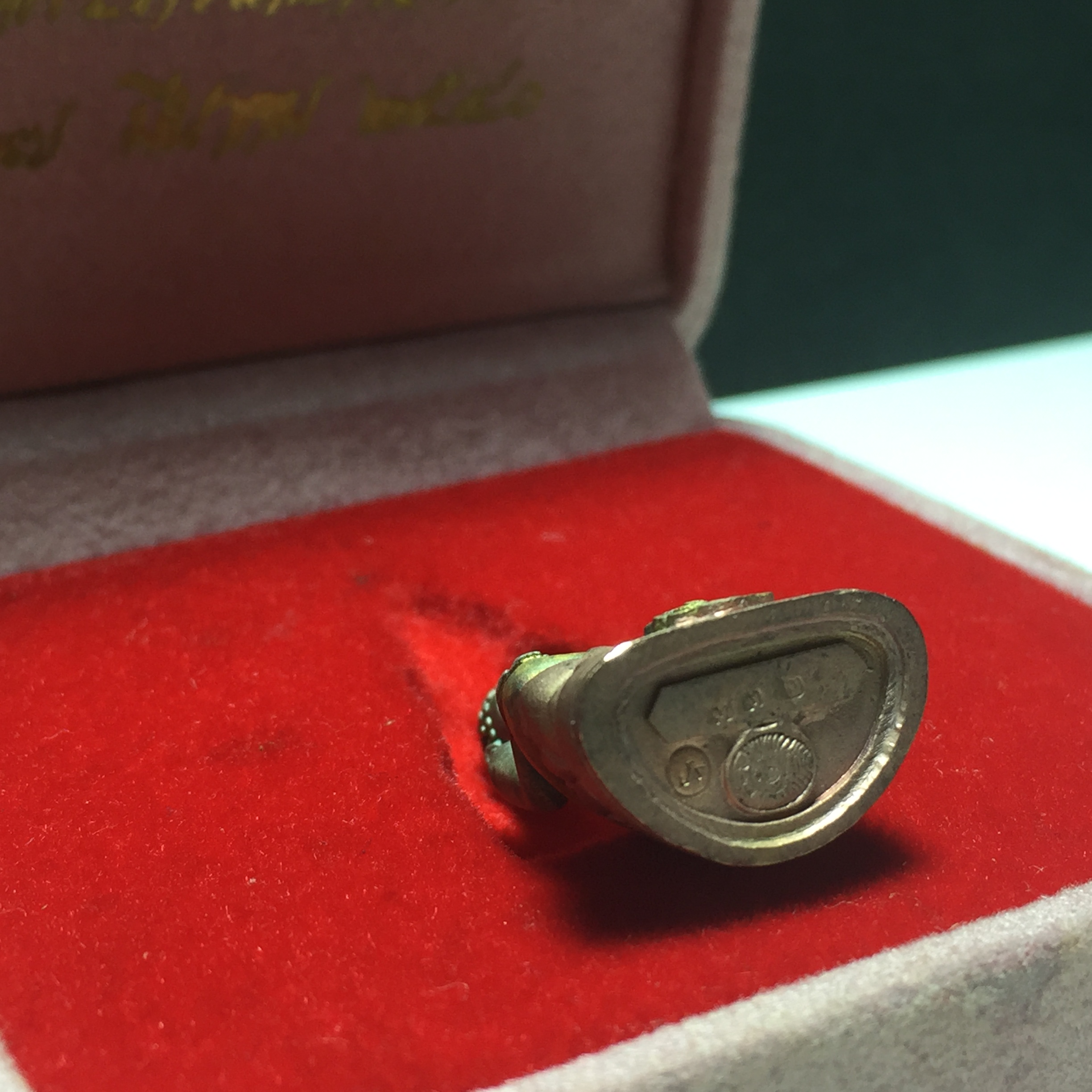 พระกริ่งไพรีพินาศ ตราสัญลักษณ์กาญจนาภิเษก ปี2540 เนื้อเงินสามกษัตริย์