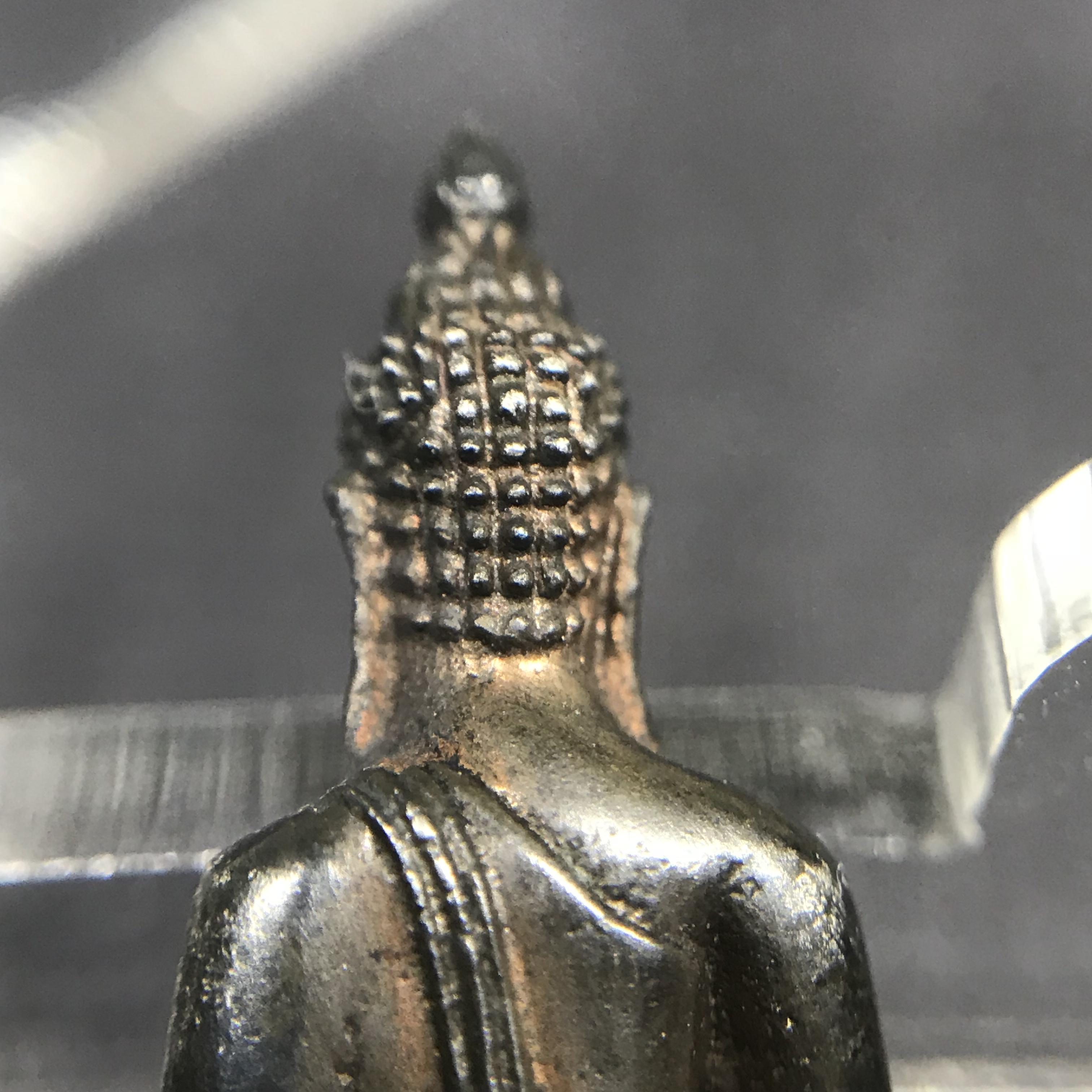 พระกริ่งไพรีพินาศ(รุ่นแรก สมเด็จพระญาณสังวร) วัดเพชรวราราม รุ่นเขาค้อ เนื้อนวโลหะ ตอกโ ค้ต ปี2520 จ.เพชรบูรณ์(1ใน2309 องค์)