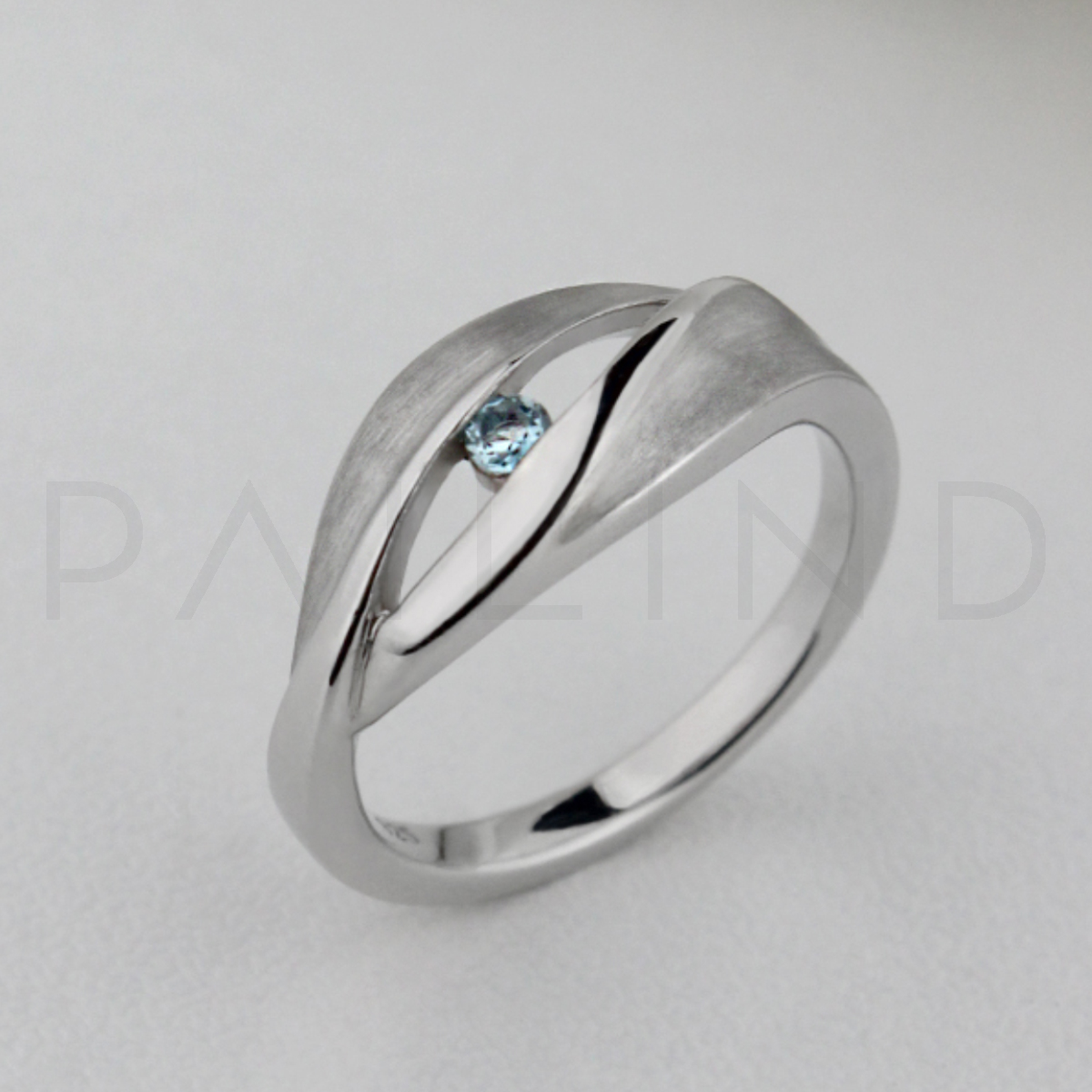 แหวนเงินฝังพลอย LIGHT SWISS BLUE TOPAZ