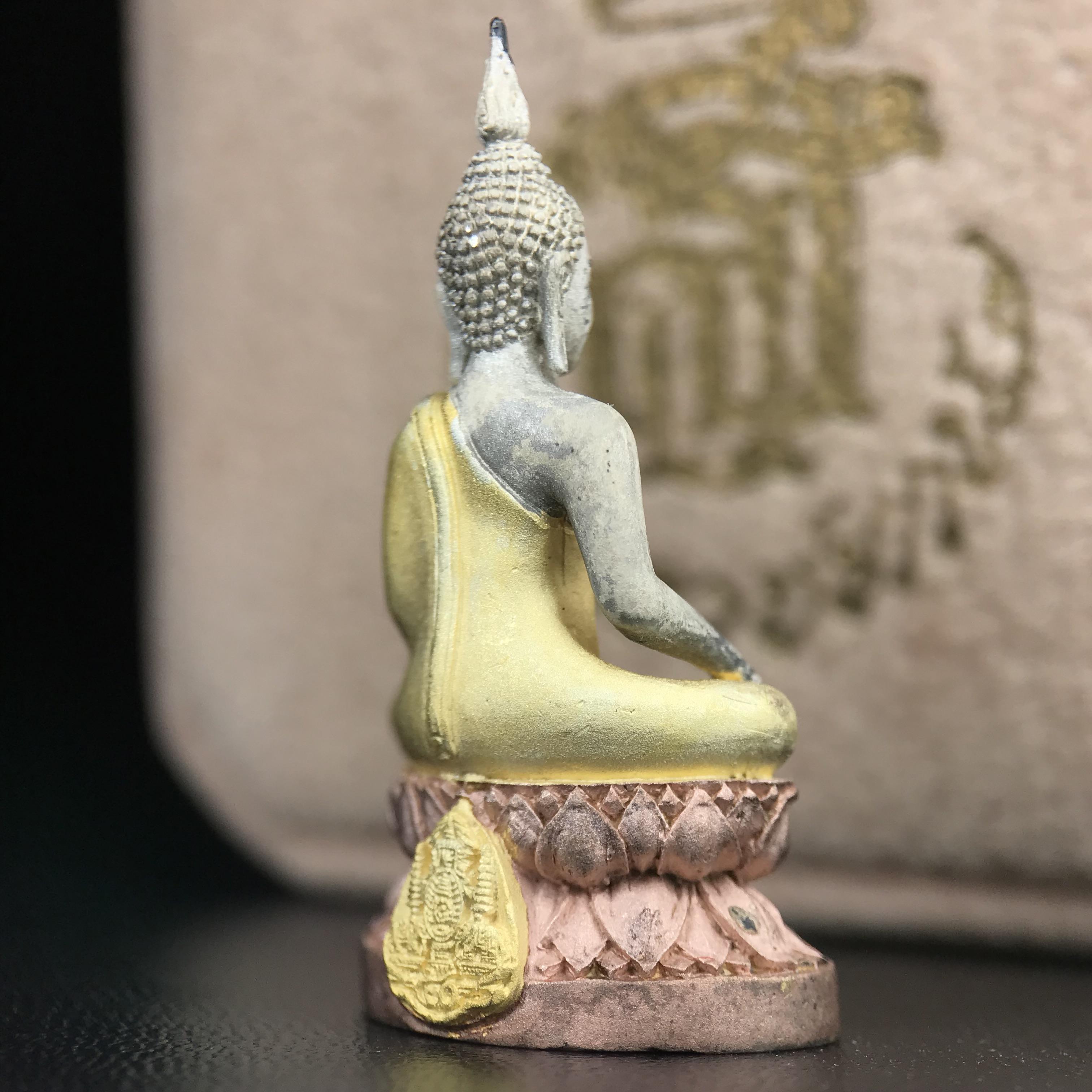 พระกริ่งพระพุทธนวราชบพิตร ตรากาญจนาภิเษกครองสิริราชสมบัติครบ 50 ปี รัชกาลที่9 ปี2540 เนื้อเงินสามกษัตริย์(ผิวเดิมสวย ครบ สมบูรณ์)พร้อมกล่องบรรจุเดิมครบ ชุดพระราชทาน(หายาก)