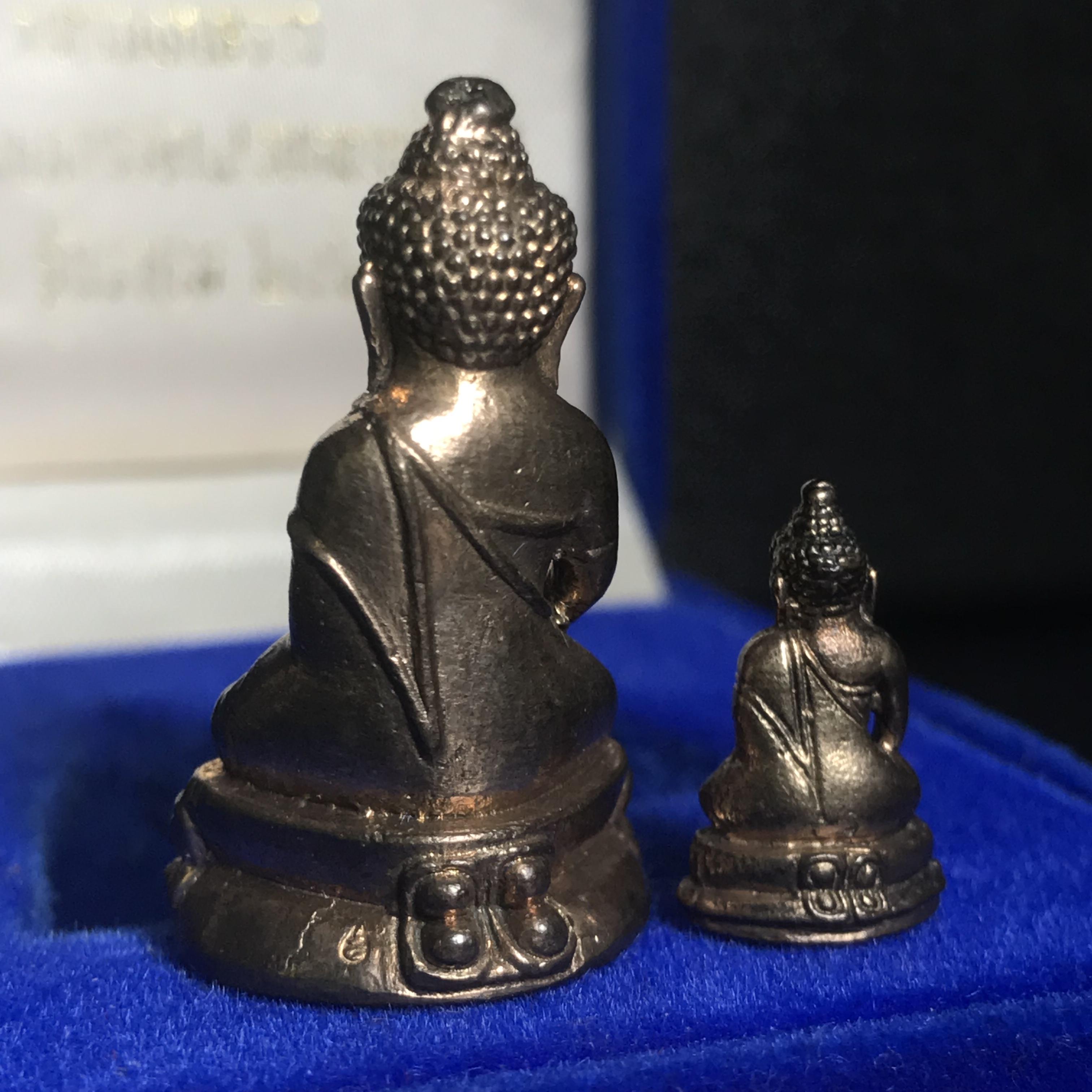 พระกริ่ง-พระชัยวัฒน์ นวราชบพิตร วัดตรีทศเทพ ปี2530 เนื้อนวโลหะ(1ใน 500 ชุด)(ในหลวงรัชกาลที่9เสด็จเททอง)