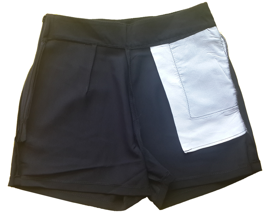 กางเกงขาสั้นเอวสูงผ้าฮานาโกะ สีดำ กระเป๋าขวา ซิปซ้าย Size S M L XL