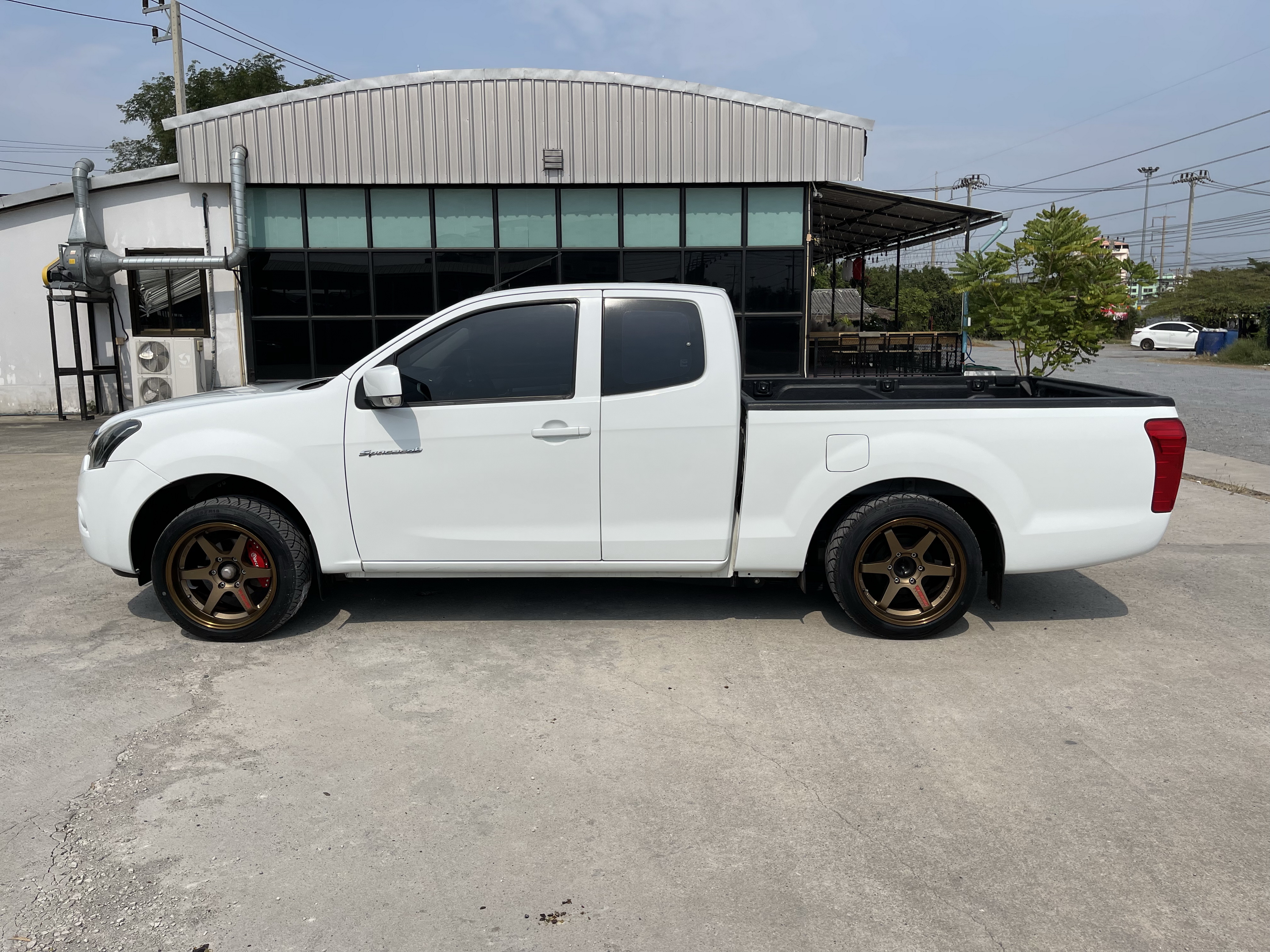 Isuzu Dmax All New Cab 1.9 L 2017 ขาว