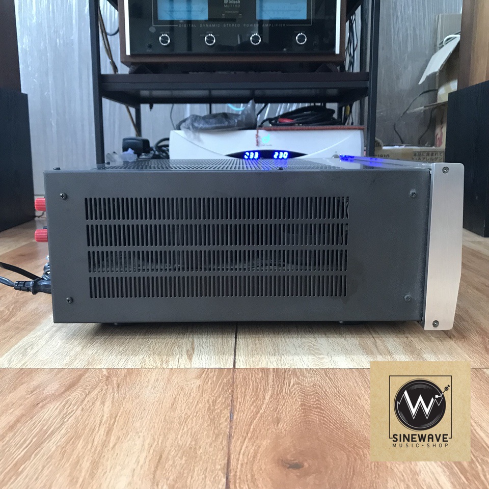 Integrated Amp ยี่ห้อ Accuphase รุ่น E-301 (Made in Japan) ไฟ 220Volts