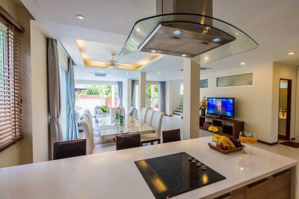 For Rent : Rawai, Luxury Private Pool villa 4 bedrooms.