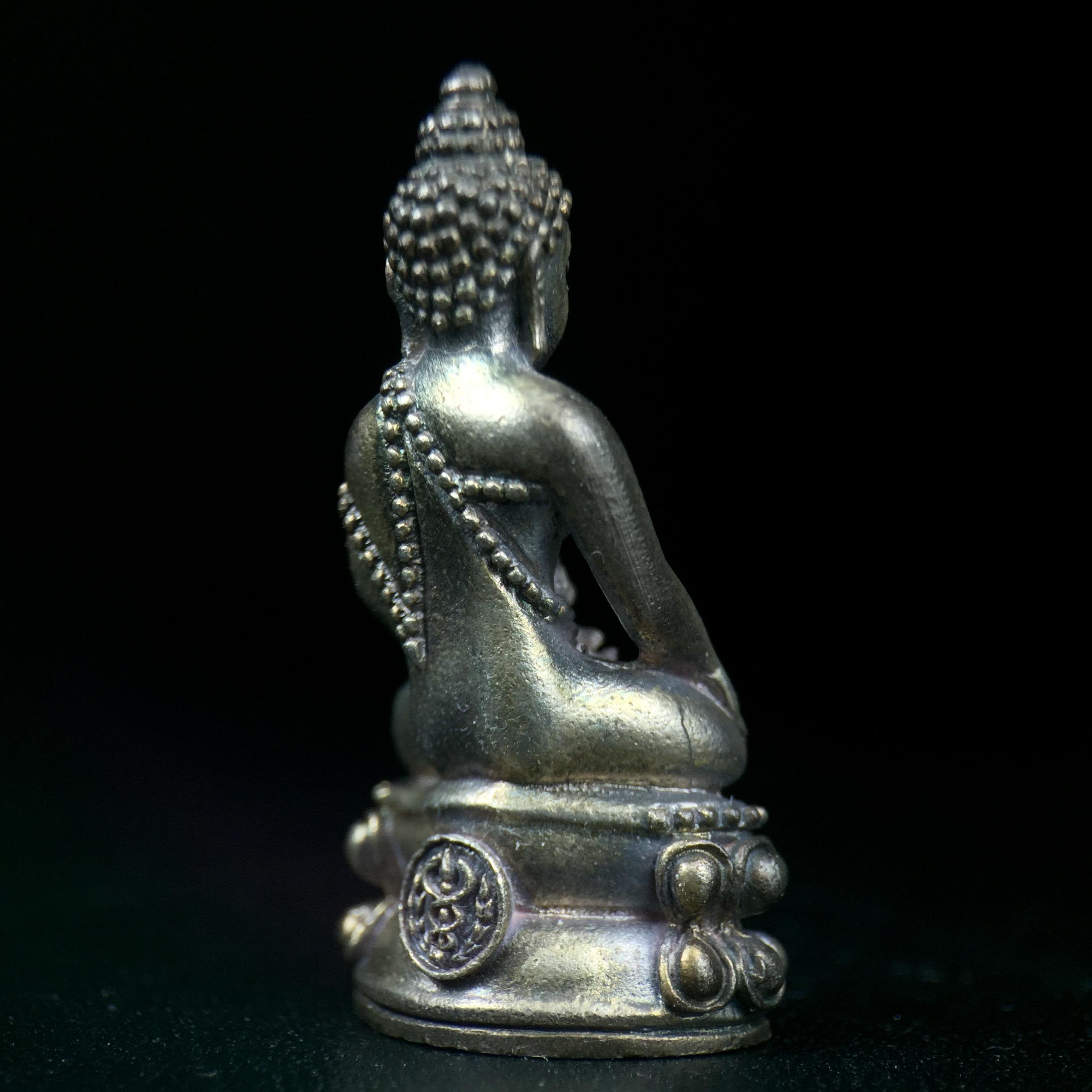 พระกริ่งศิรากาศ ภปร.(พระกริ่งคุ้มเกล้า)วัตถุมงคล"คุ้มเกล้าฯ" มูลนิธิ “คุ้มเกล้า” ในพระบรมราชูปถัมภ์ จัดสร้าง โรงพยาบาลภูมิพล เนื้อเงิน(พิมพ์หน้าไทย)(สภาพผิวเดิมขึ้นน้ำทองทั่วองค์สวย)(รัชกาลที่9เสด็จเททอง)(พิธีใหญ่)(นิยม)