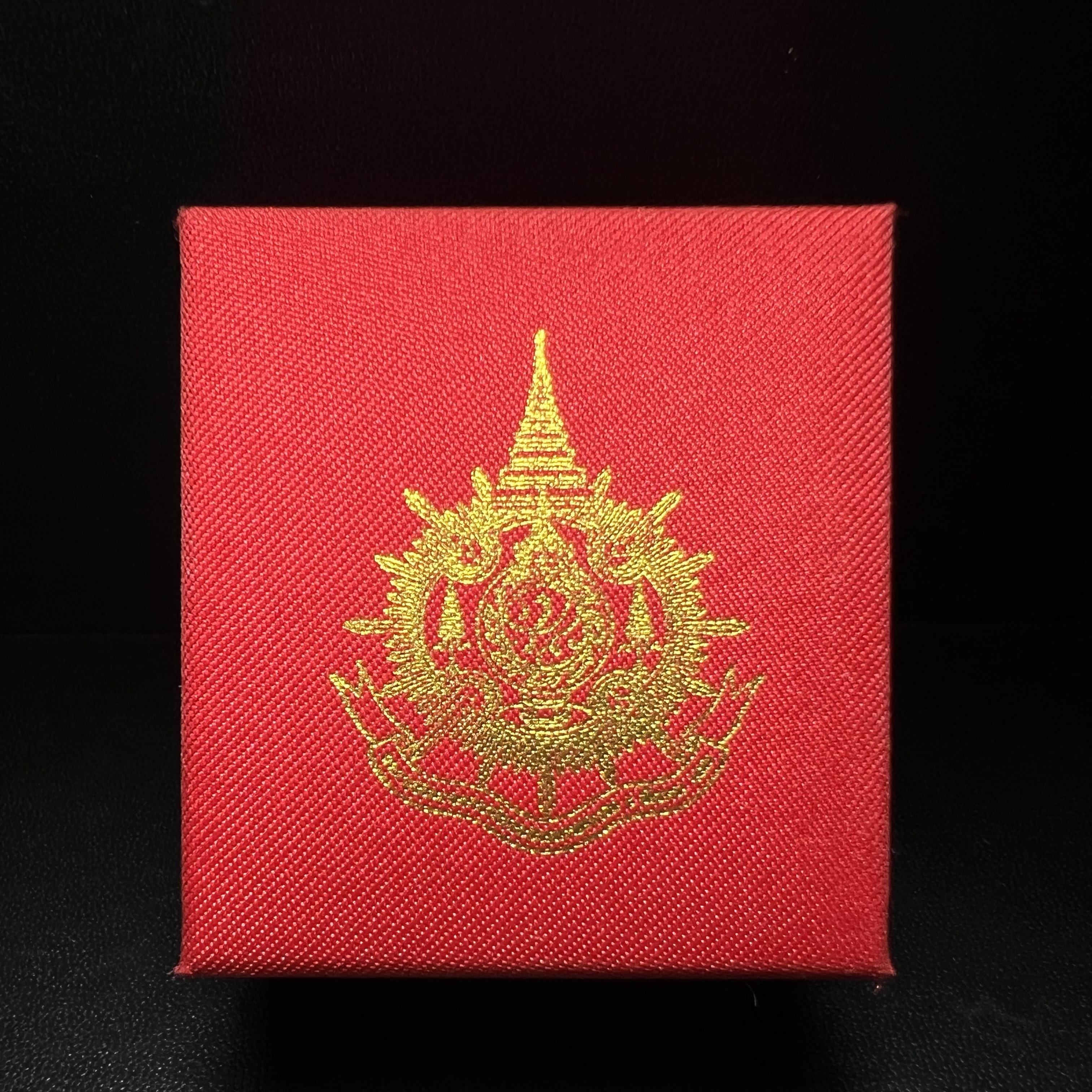 พระกริ่งไพรีพินาศ บรรจุเหล็กไหล ครั้งแรกและครั้งเดียวในประวัติศาสตร์ เฉลิมพระเกียรติ พระบาทสมเด็จพระเจ้าอยู่หัวรัชกาลที่9 พระชนมพรรษา 6 รอบ ปี2542 เนื้อนวโลหะผสมทองคำ(บรรจุเหล็กไหล)ดีนอก-ดีใน พิธีใหญ่ มวลสารเด่น (หายาก)