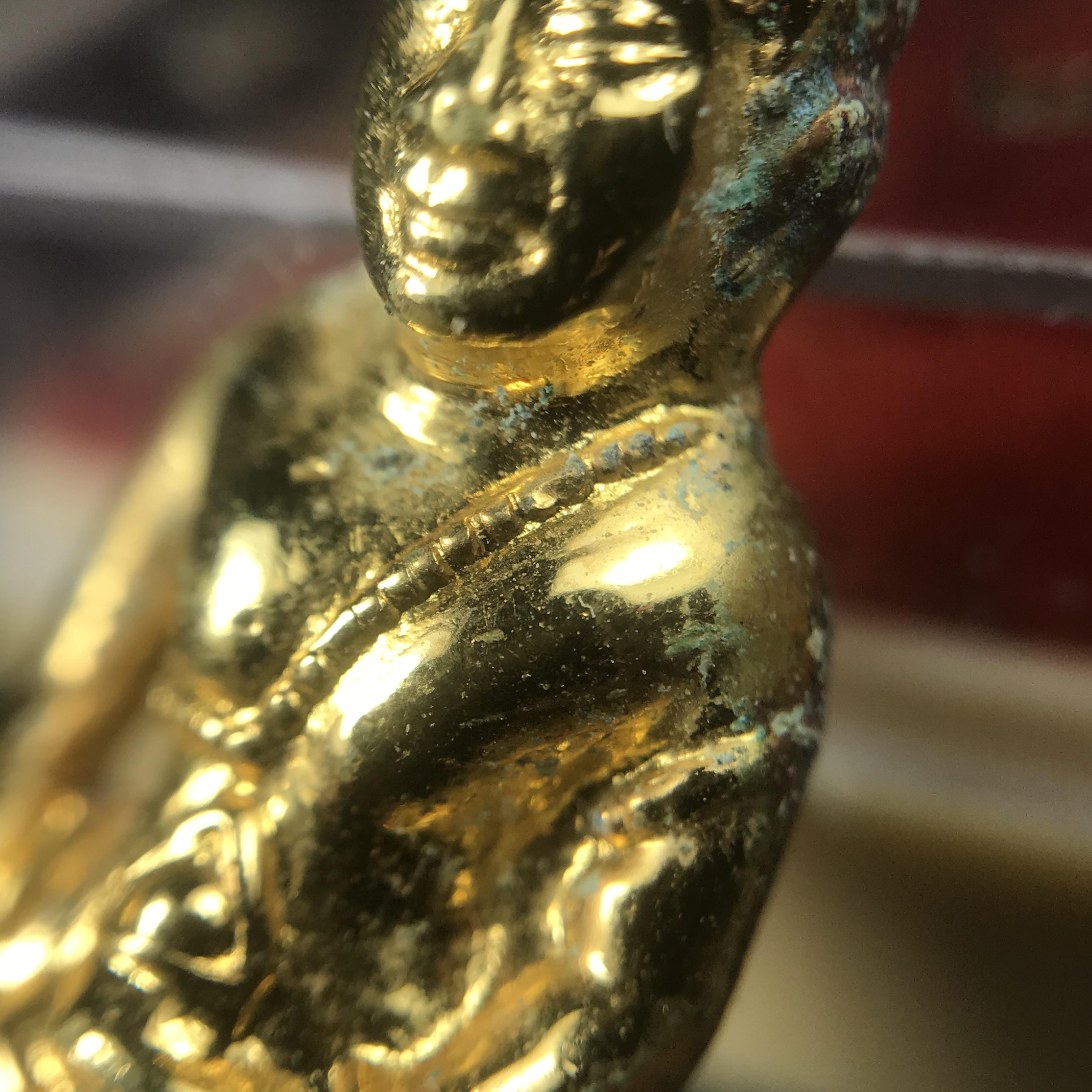 พระกริ่งโสฬส (มปร.) วัดราชประดิษฐ์ ปี 2515 เนื้อกะไหล่ทอง(กรรมการ)(กะไหล่ทองเดิมหายาก กล่องบรรจุเดิมครบ) เนื้อกะไหล่ทองเดิม สร้างน้อย หายาก หลวงปู่ทิม ปลุกเสก(ในหลวงรัชกาลที่9 เสด็จเททอง)พระดี พิธีใหญ่