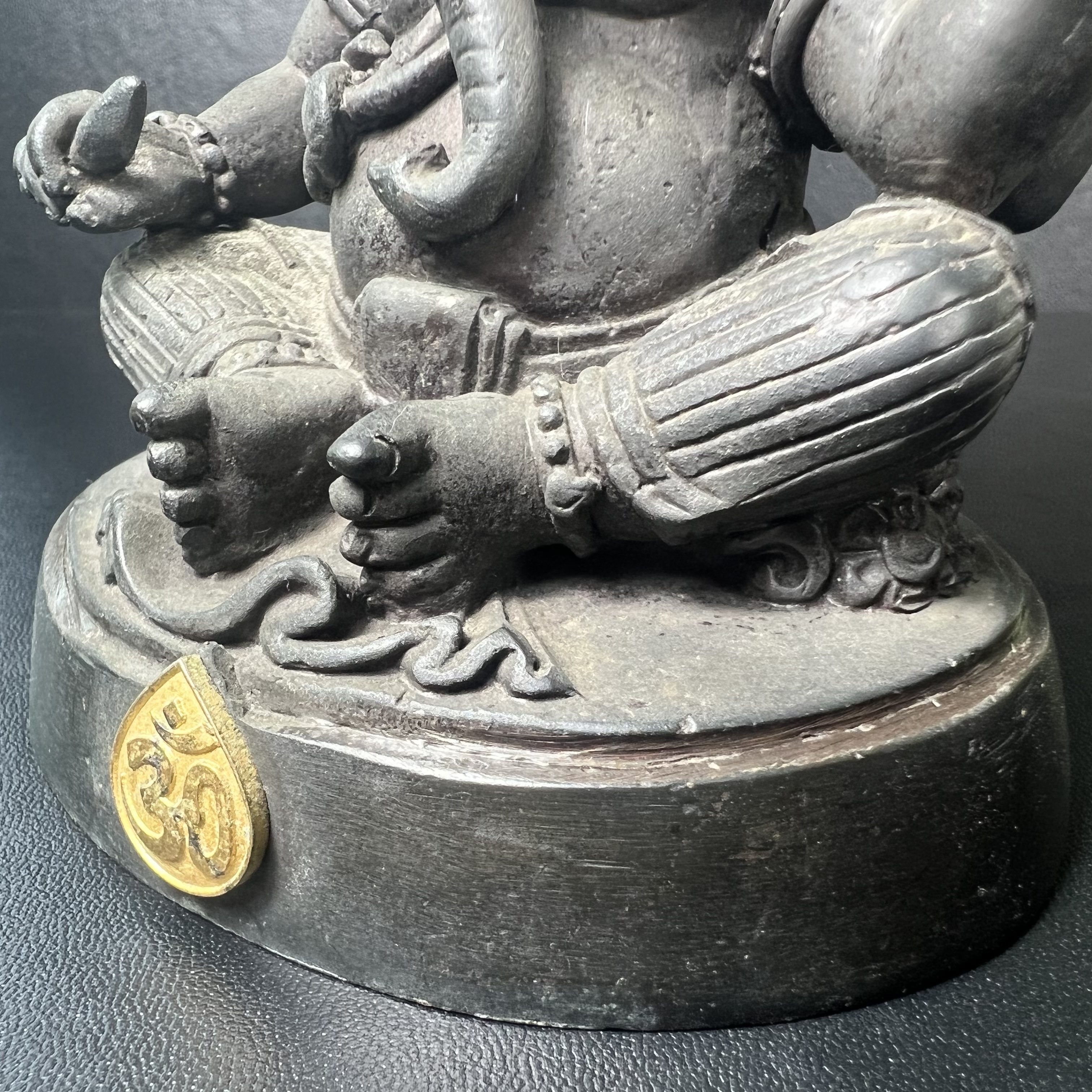 พระพิฆเนศ กรมศิลปากร ปี2547 ขนาดบูชาหน้าตัก 3 นิ้ว โลหะผสมเนื้อดี มีโค๊ดหมายเลขกำกับNo.993 (1 ใน 5000 องค์)รุ่นยอดนิยมหายาก