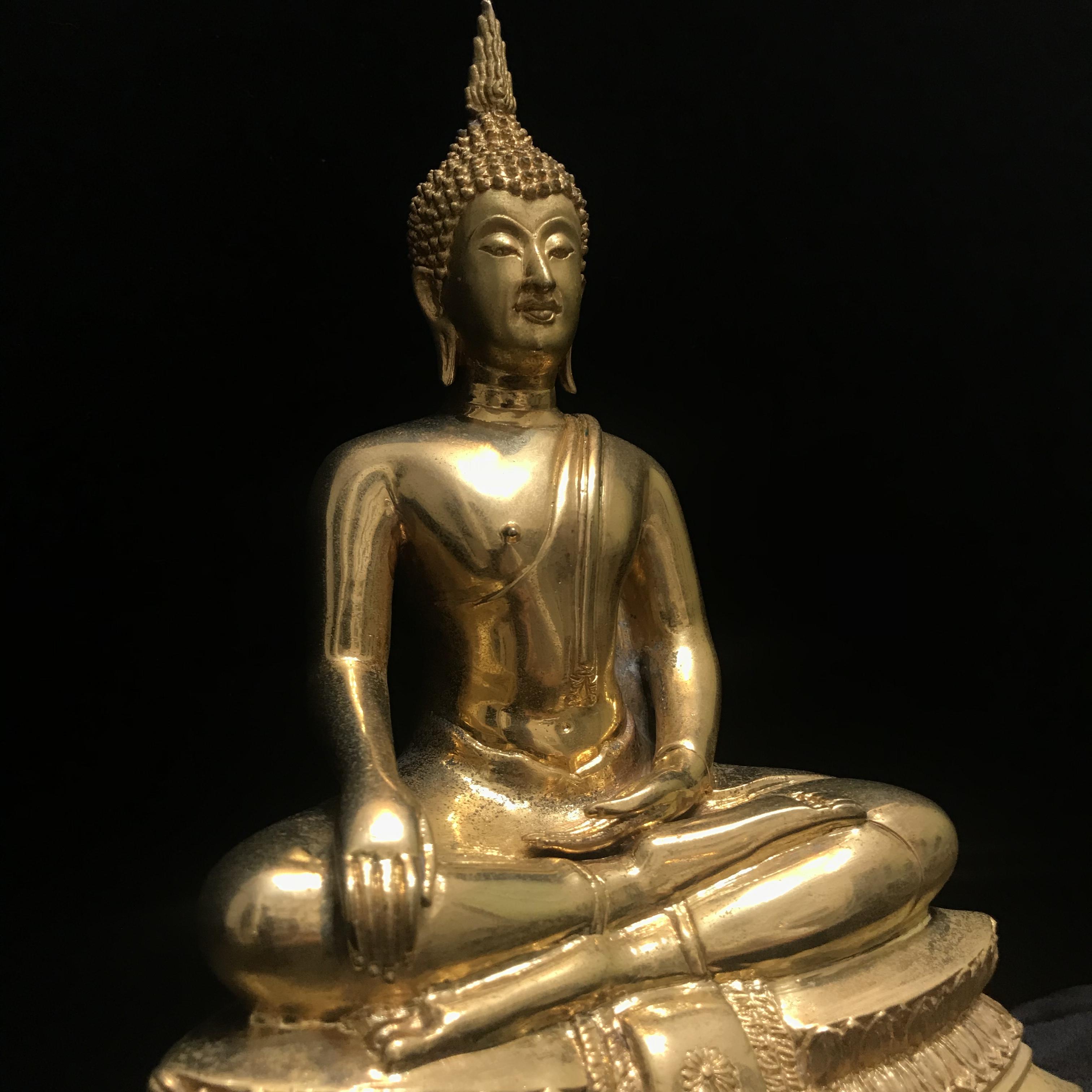 พระบูชาพระพุทธศิรมงคล ภปร. วัตถุมงคลคุ้มเกล้าปี2524 ของมูลนิธิคุ้มเกล้า โรงพยาบาลภูมิพลจัดสร้าง ขนาดหน้าตัก5นิ้ว(ในหลวงรัชกาลที่9 ทรงจุดไฟพระฤกษ์และเททอง)