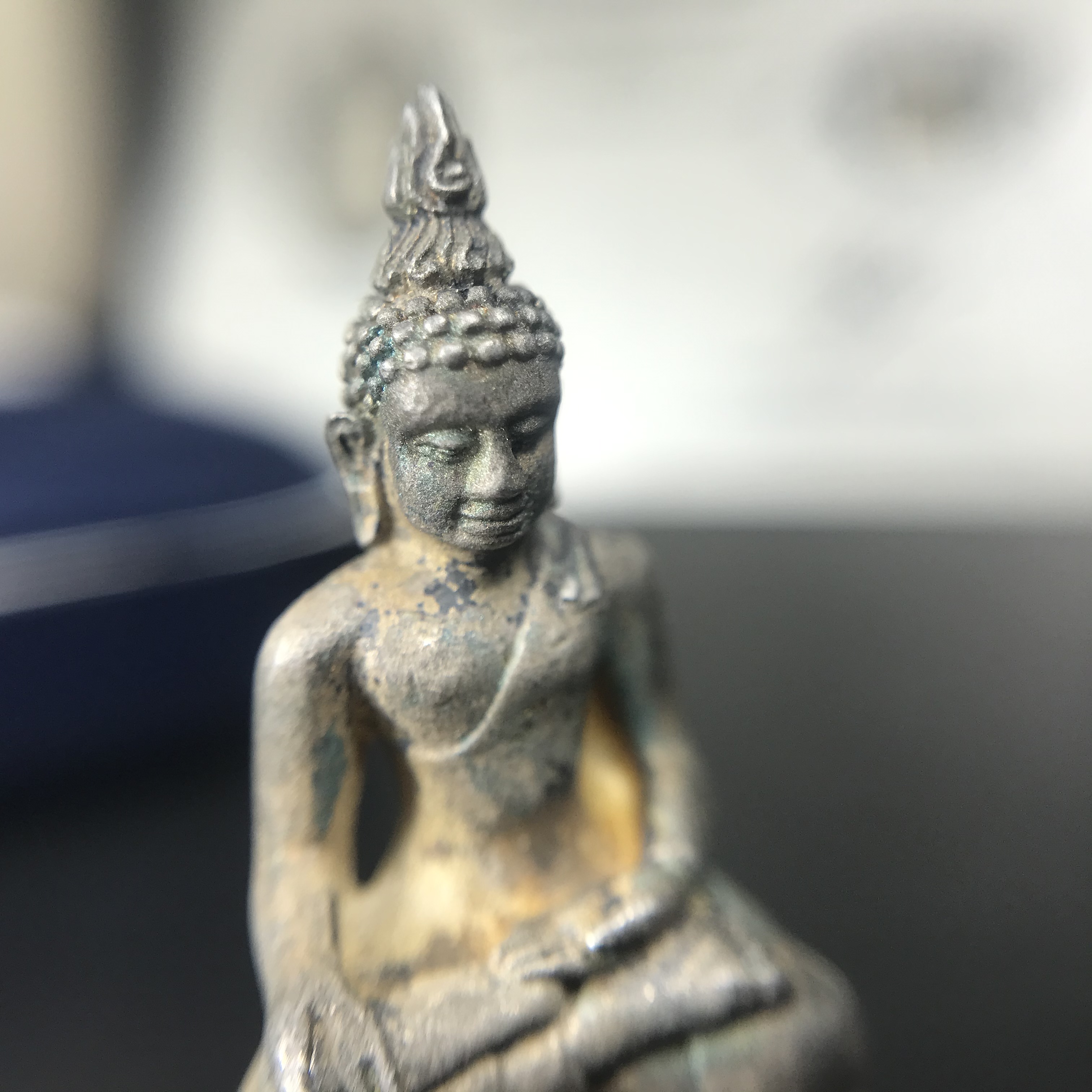 พระกริ่งไพรีพินาศ ญสส.มูลนิธิพิทักษ์ดวงตาประชาชน ฉลองศิริราชสมบัติครองราชย์ 50 ปี เนื้อเงิน(ผิวเดิม ขึ้นรุ้งธรรมชาติ แบบนิยม สวยมาก) พร้อมกล่องบรรจุเดิมและการ์ดใบรับรองเดิมครบ